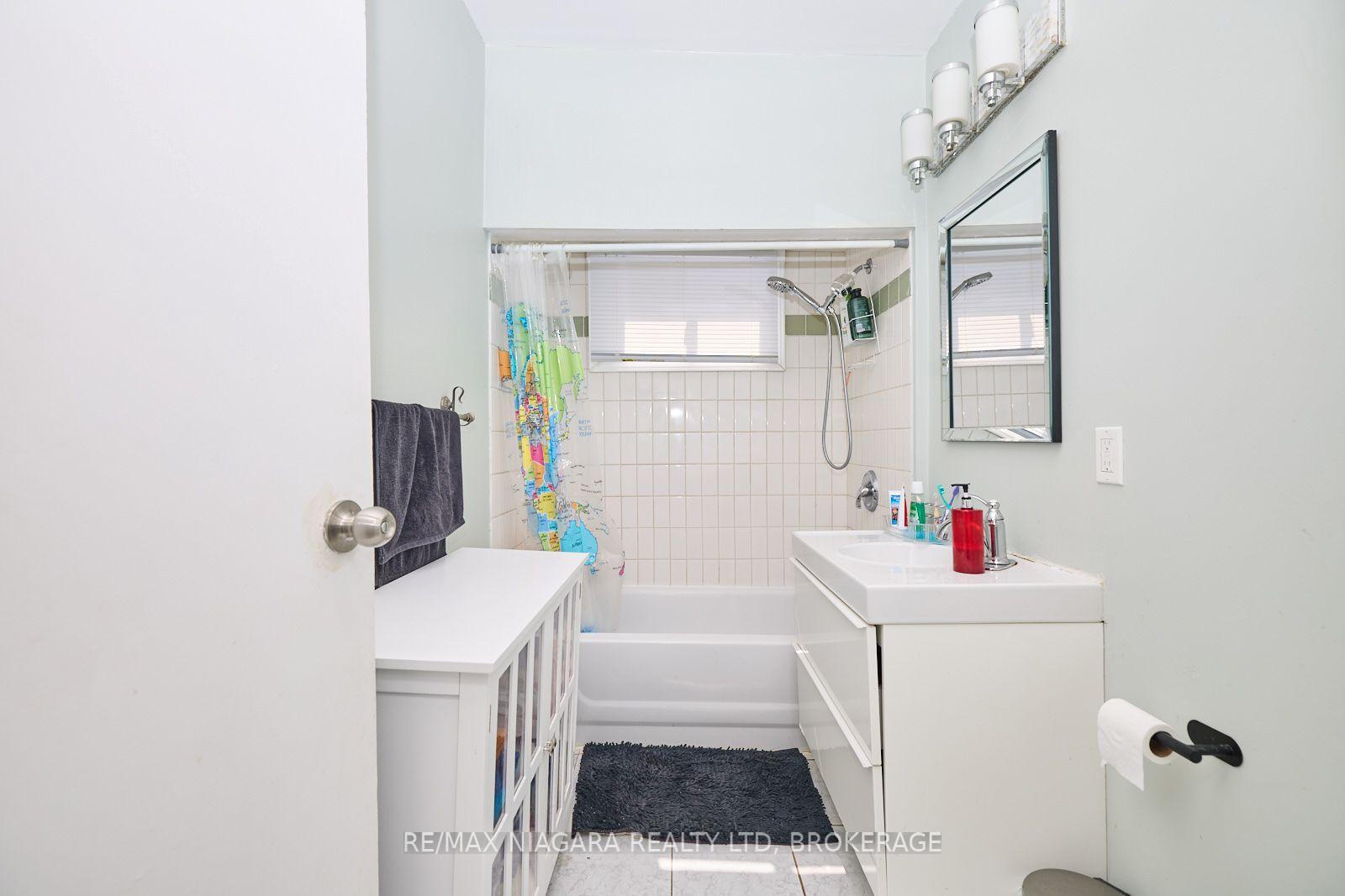 Photo 14 of 44 Churchill Street, St. Catharines, Western Hill — HOMEH
