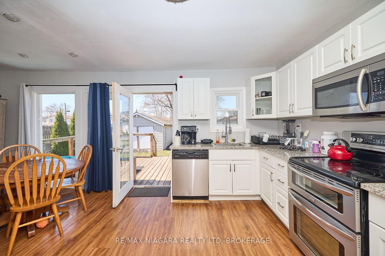 Photo 15 of 44 Churchill Street, St. Catharines, Western Hill — HOMEH