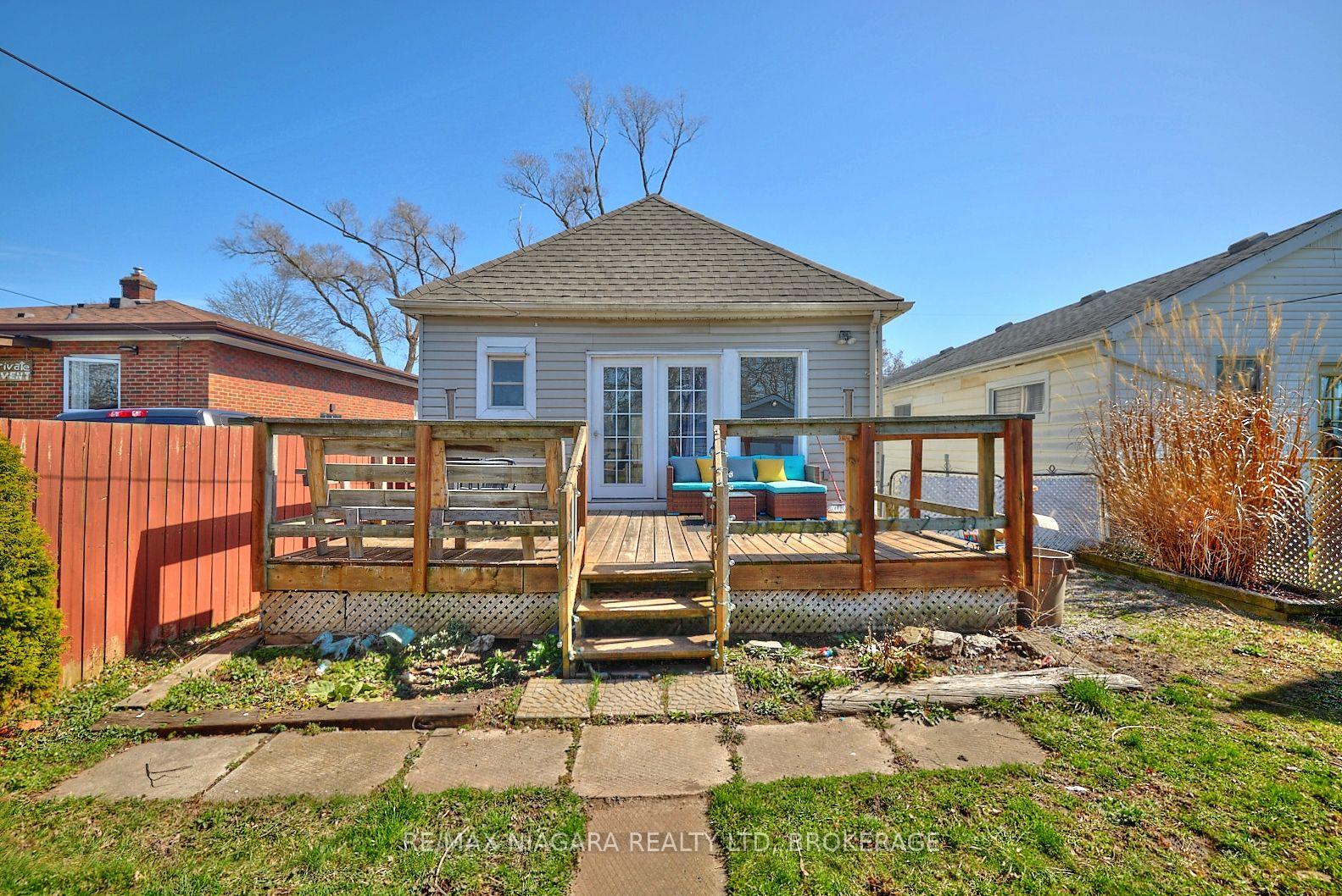 Photo 20 of 44 Churchill Street, St. Catharines, Western Hill — HOMEH