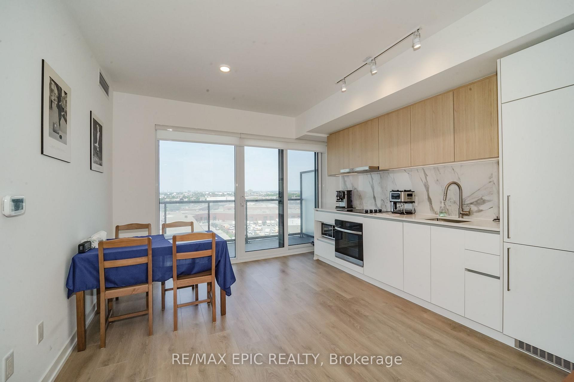 Photo 3 of Unit 928, 1100 Sheppard Avenue W, North York, York University Heights — HOMEH