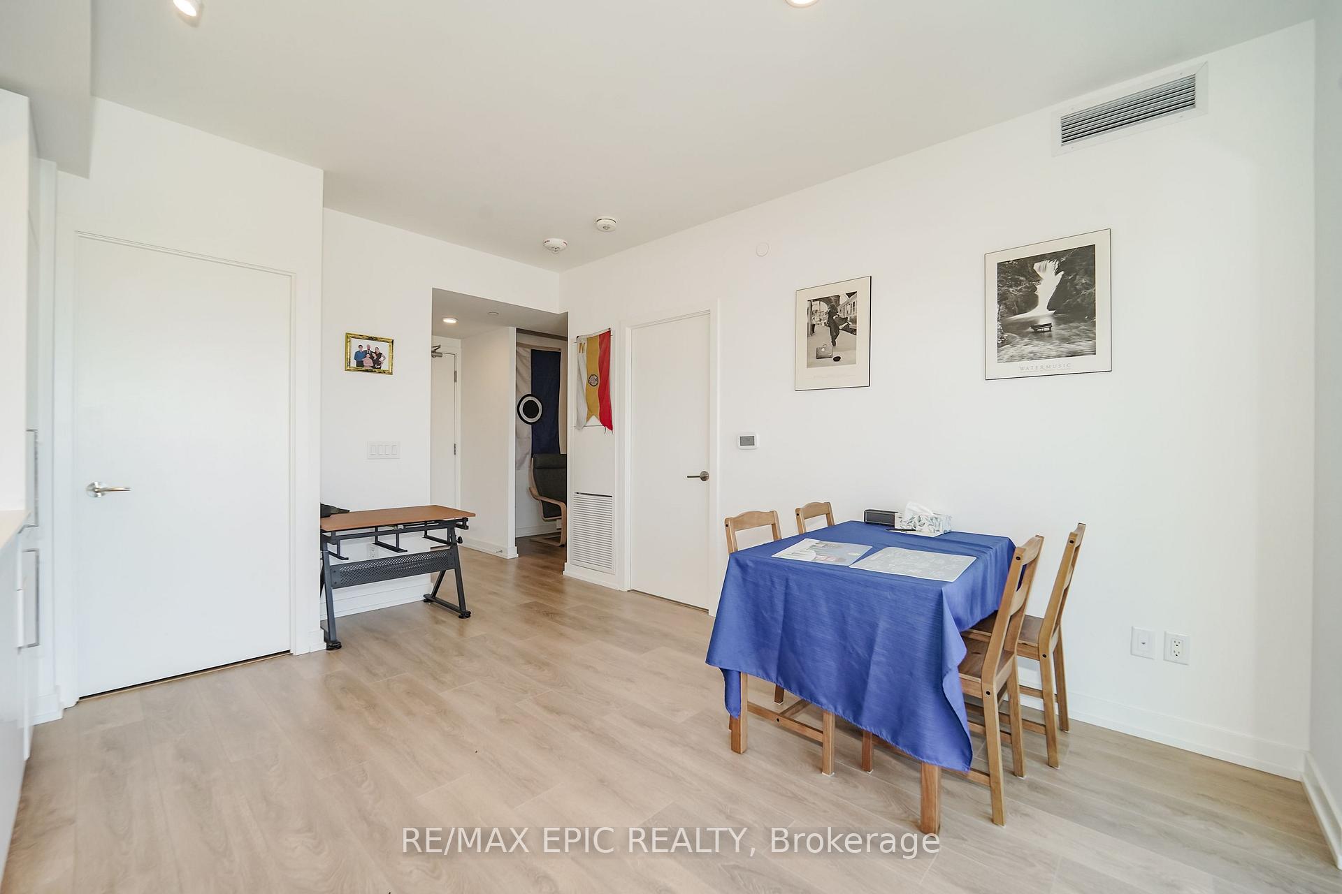 Photo 4 of Unit 928, 1100 Sheppard Avenue W, North York, York University Heights — HOMEH