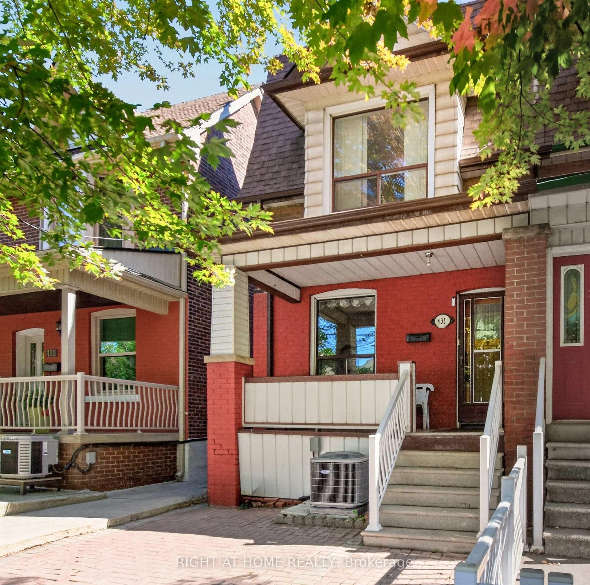 Photo of 431 Lansdowne Avenue