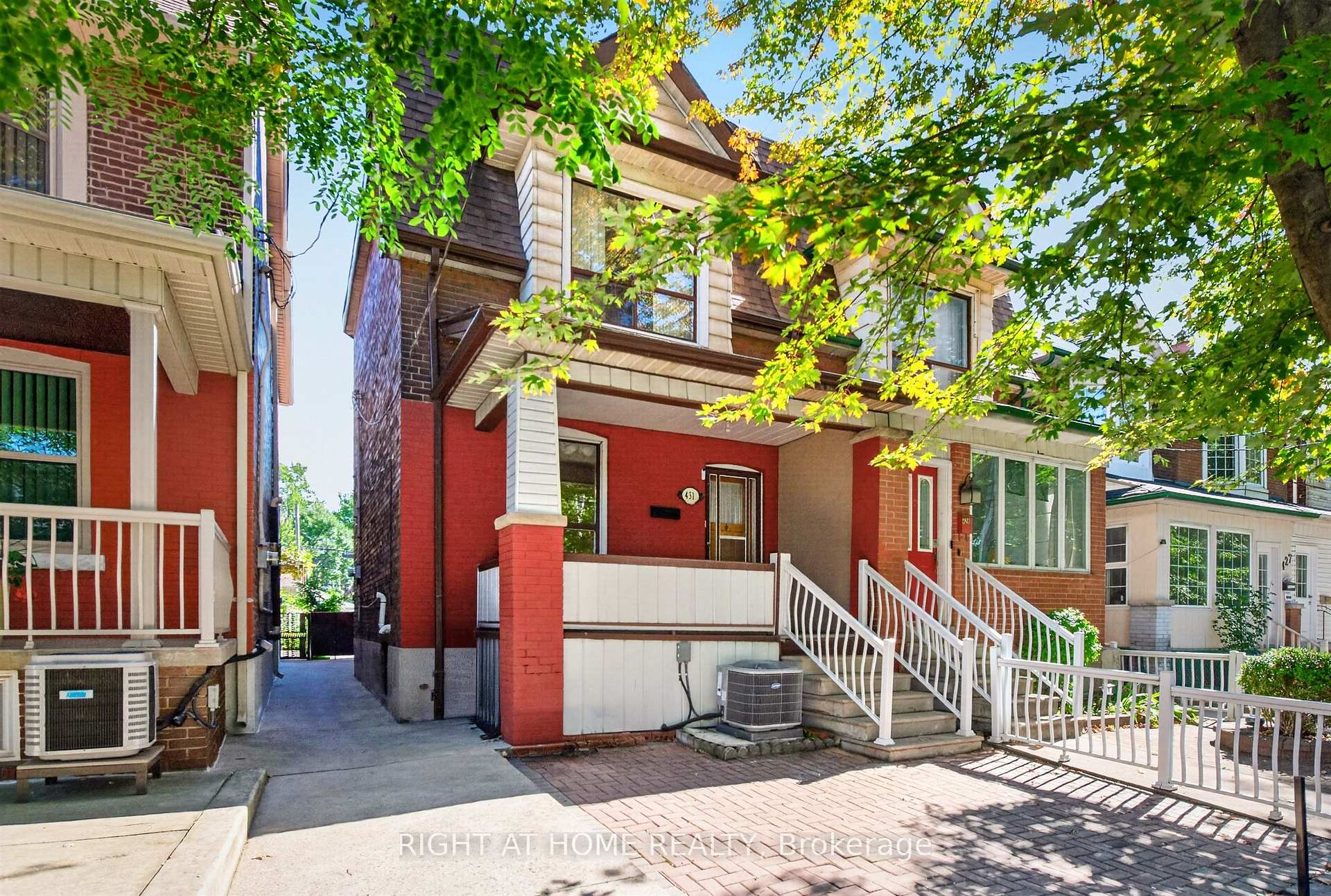 Photo 3 of 431 Lansdowne Avenue, Toronto, Dufferin Grove — HOMEH