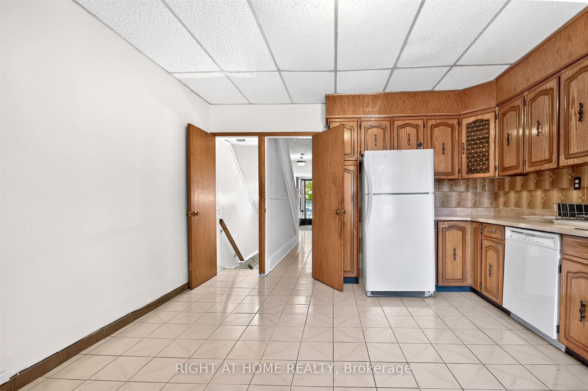 Photo 12 of 431 Lansdowne Avenue, Toronto, Dufferin Grove — HOMEH