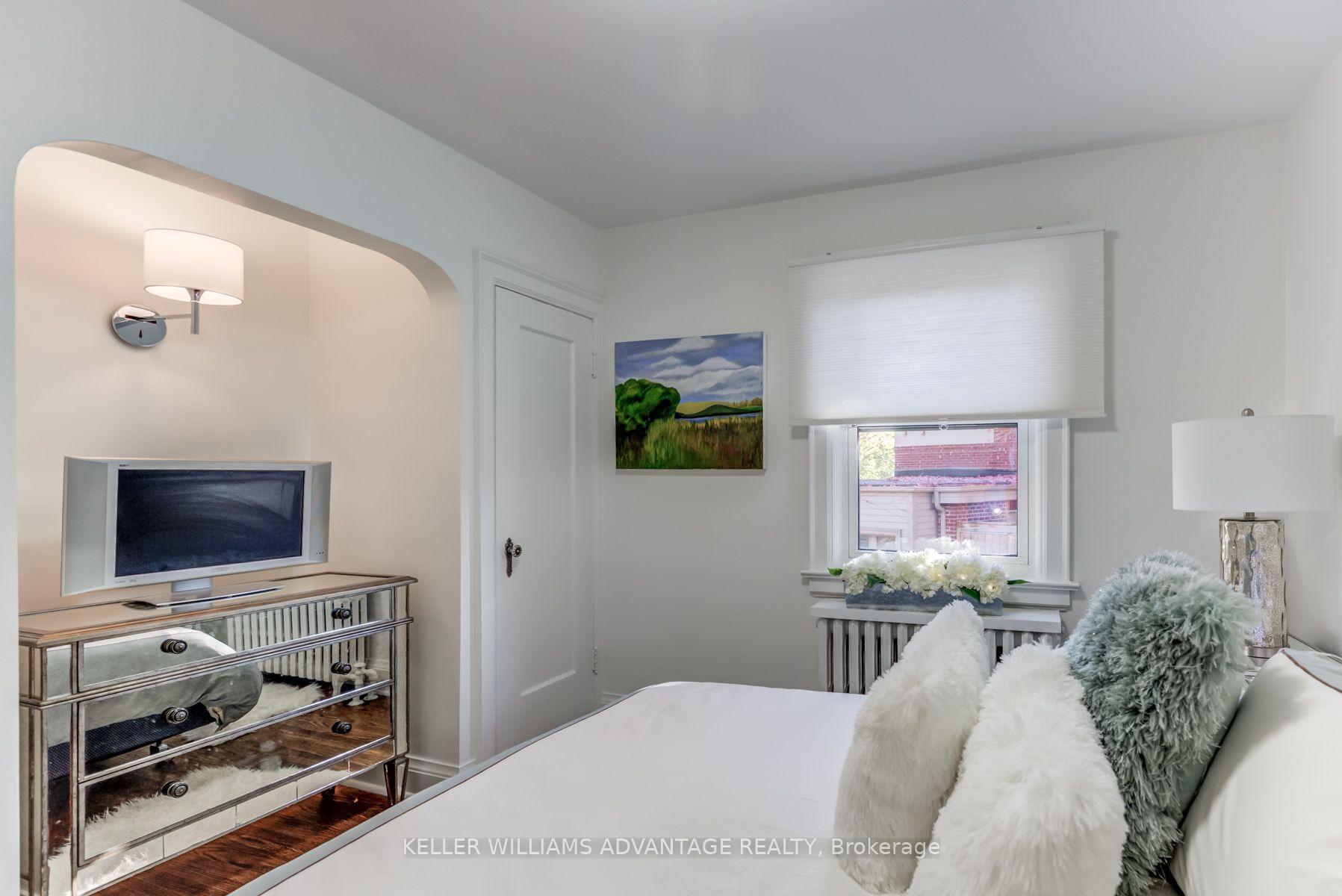 Photo 11 of 376 Glen Manor Drive, Toronto, The Beaches — HOMEH