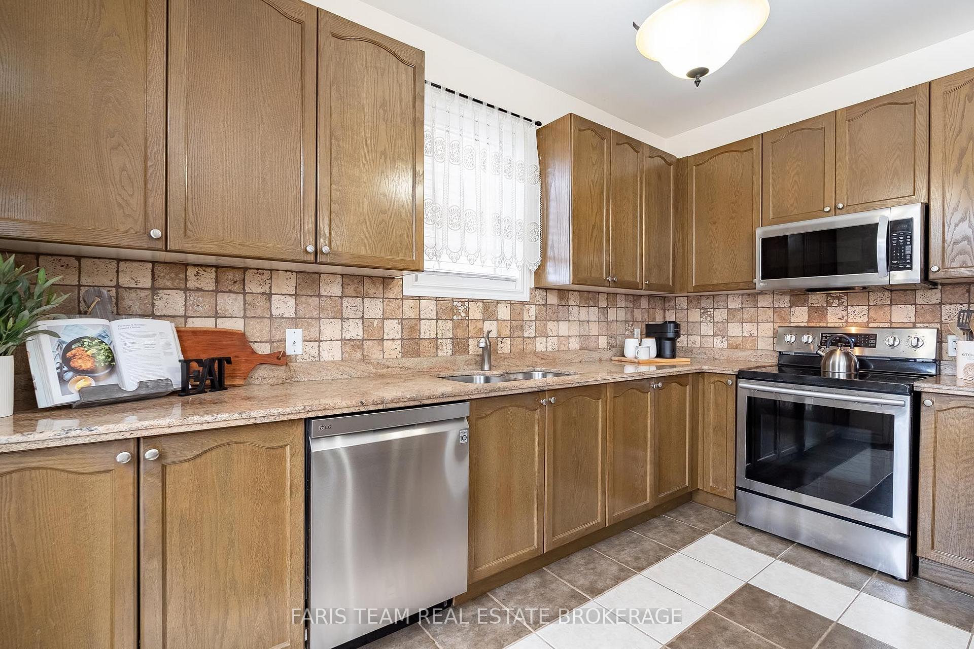 Photo 6 of 57 Spotted Owl Crescent, Brampton, Northwest Sandalwood Parkway — HOMEH