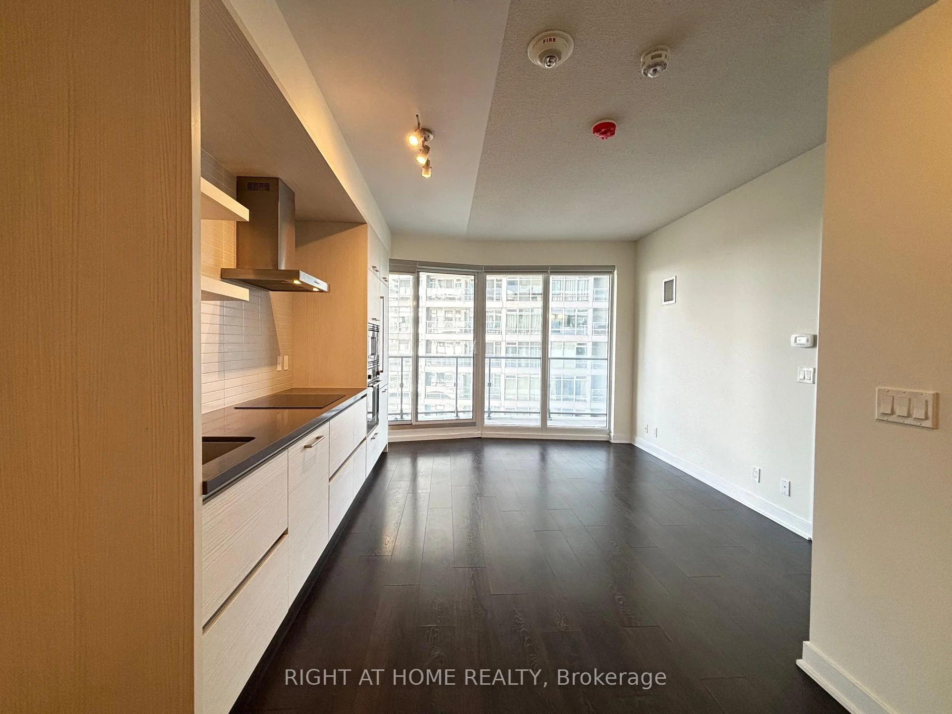 Photo 3 of Unit 1205, 2221 Yonge Street, Toronto, Mount Pleasant West — HOMEH