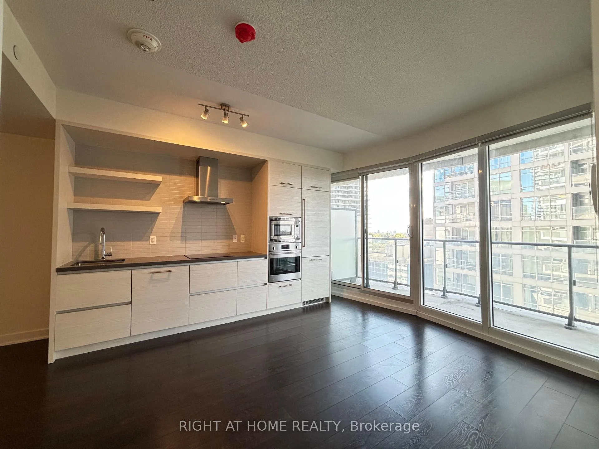 Photo 5 of Unit 1205, 2221 Yonge Street, Toronto, Mount Pleasant West — HOMEH