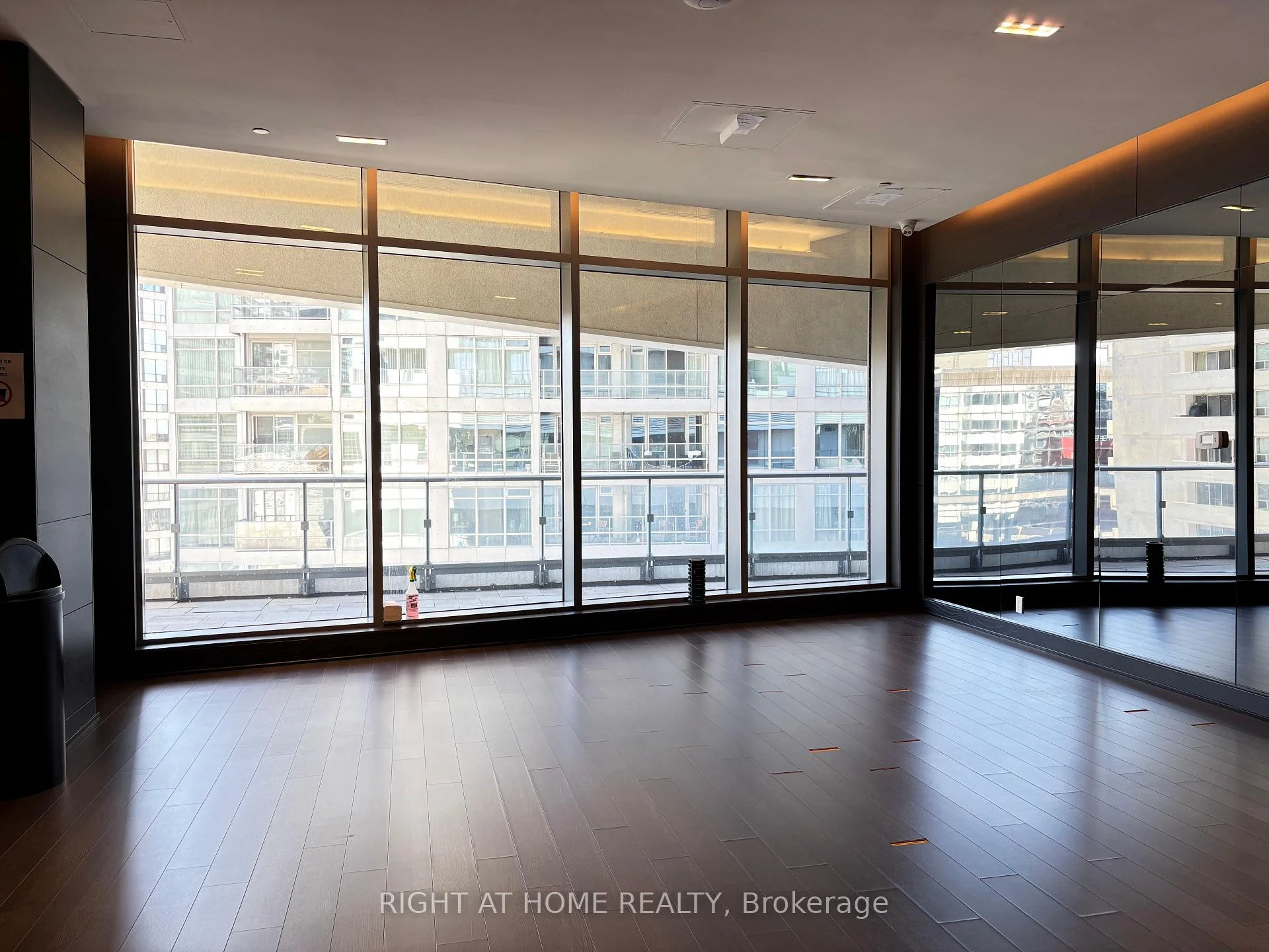 Photo 27 of Unit 1205, 2221 Yonge Street, Toronto, Mount Pleasant West — HOMEH