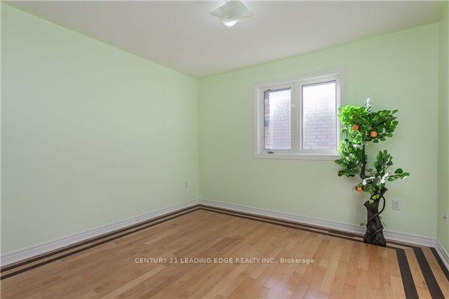 Photo 10 of 421 Elson Street, Markham, Cedarwood — HOMEH
