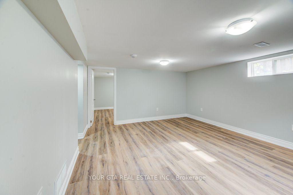 Photo 20 of 102 Massey Avenue, Kitchener, Vanier - Kitchener — HOMEH