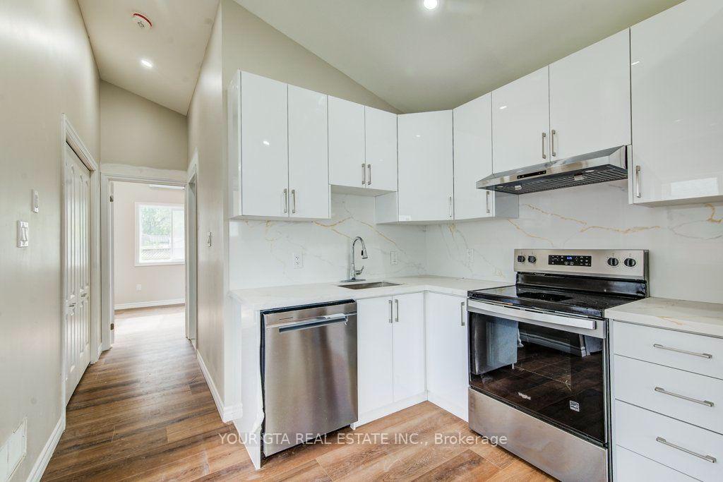 Photo 30 of 102 Massey Avenue, Kitchener, Vanier - Kitchener — HOMEH