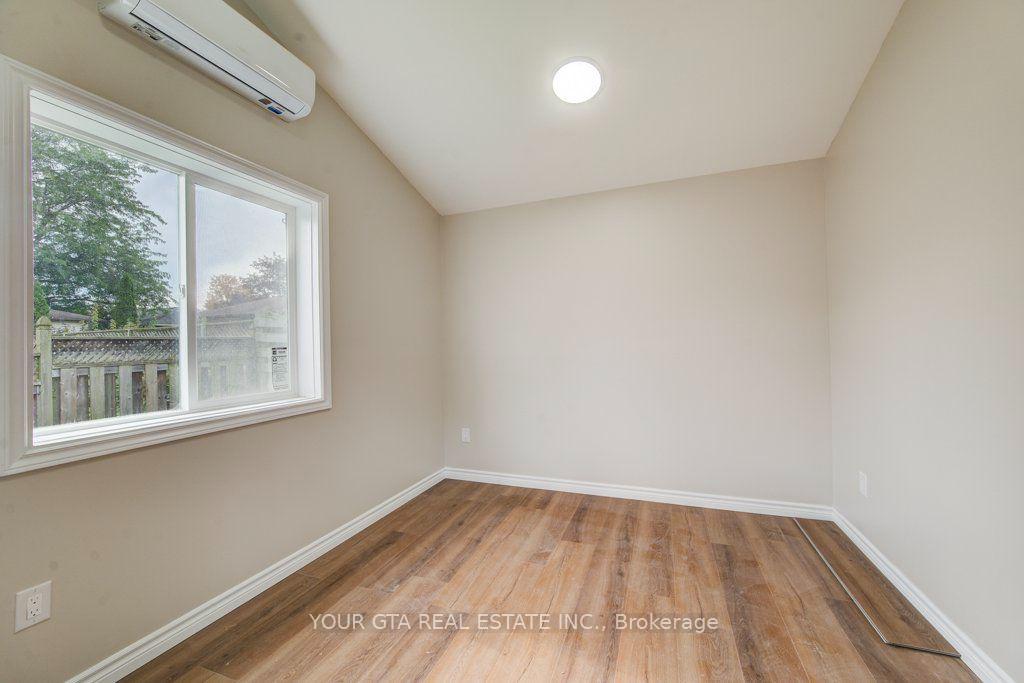 Photo 33 of 102 Massey Avenue, Kitchener, Vanier - Kitchener — HOMEH