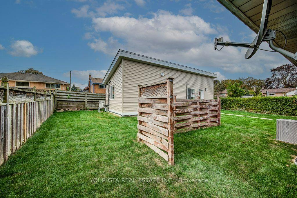Photo 41 of 102 Massey Avenue, Kitchener, Vanier - Kitchener — HOMEH