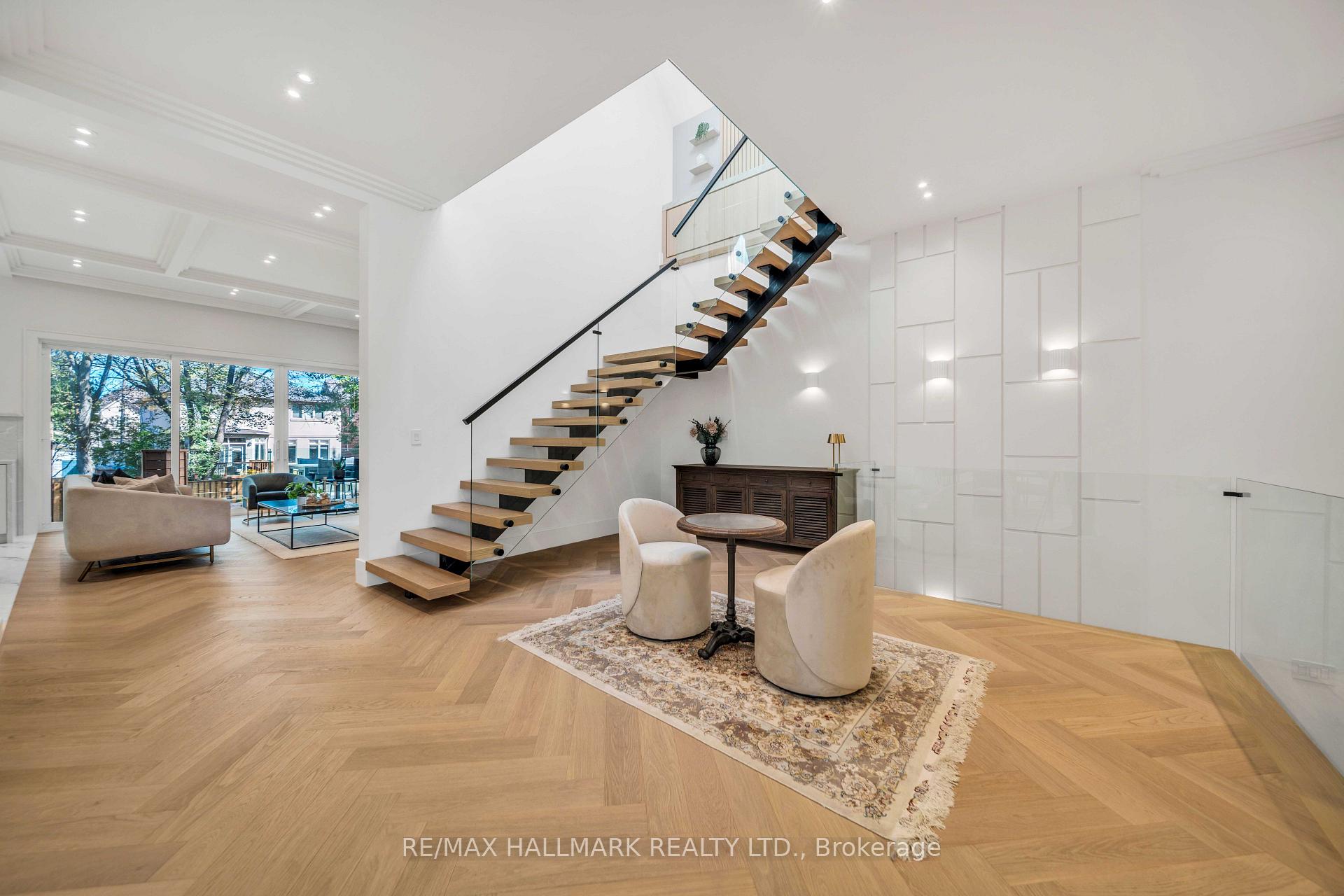 Photo 4 of 27 Collinson Boulevard, North York, Clanton Park — HOMEH
