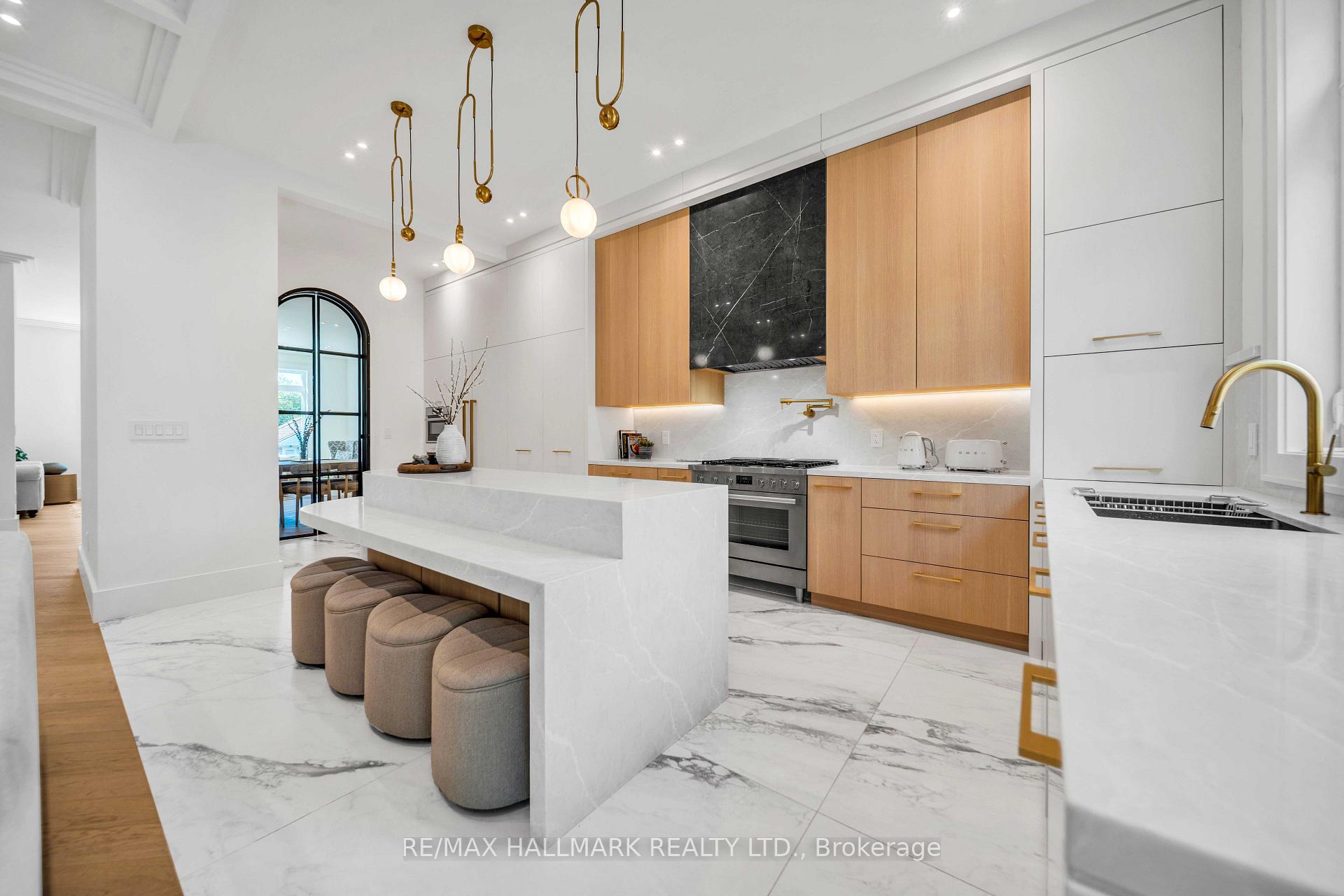 Photo 9 of 27 Collinson Boulevard, North York, Clanton Park — HOMEH
