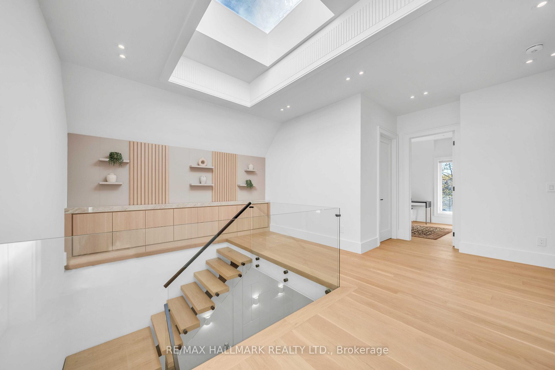 Photo 14 of 27 Collinson Boulevard, North York, Clanton Park — HOMEH