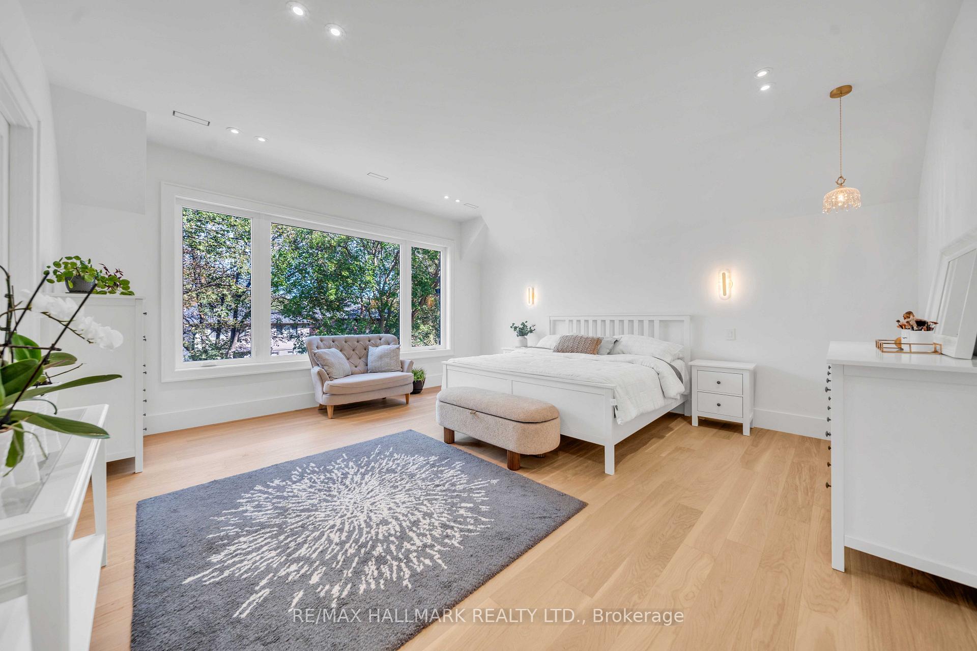 Photo 15 of 27 Collinson Boulevard, North York, Clanton Park — HOMEH