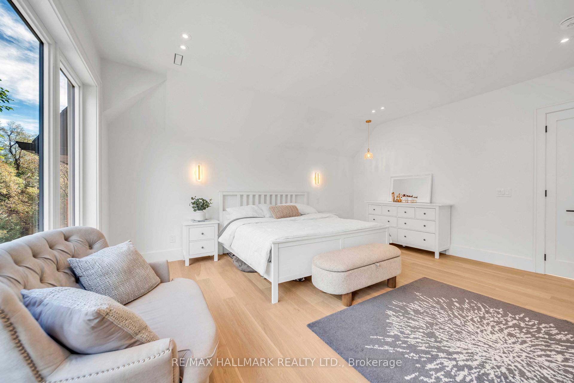 Photo 16 of 27 Collinson Boulevard, North York, Clanton Park — HOMEH