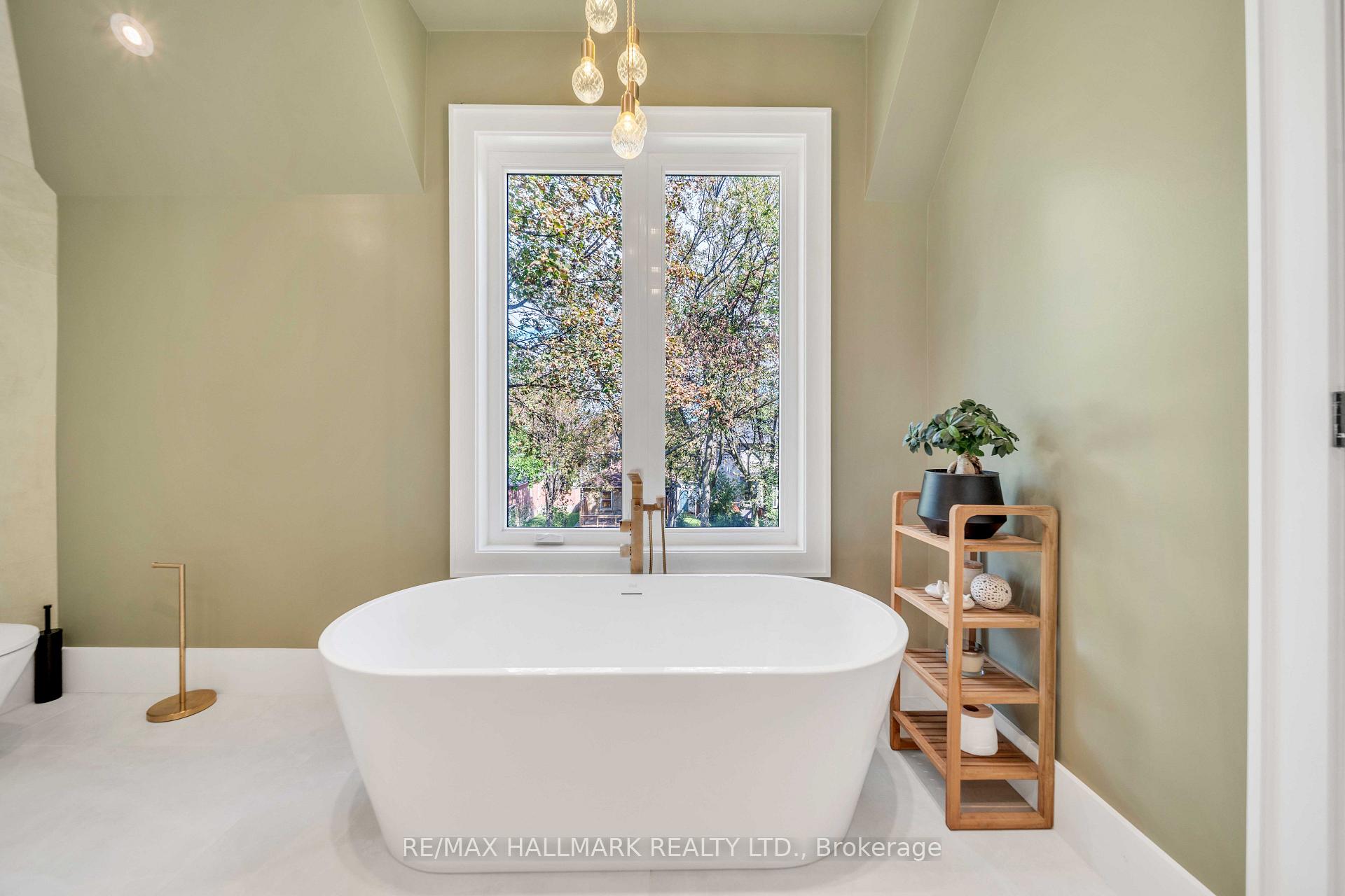 Photo 18 of 27 Collinson Boulevard, North York, Clanton Park — HOMEH