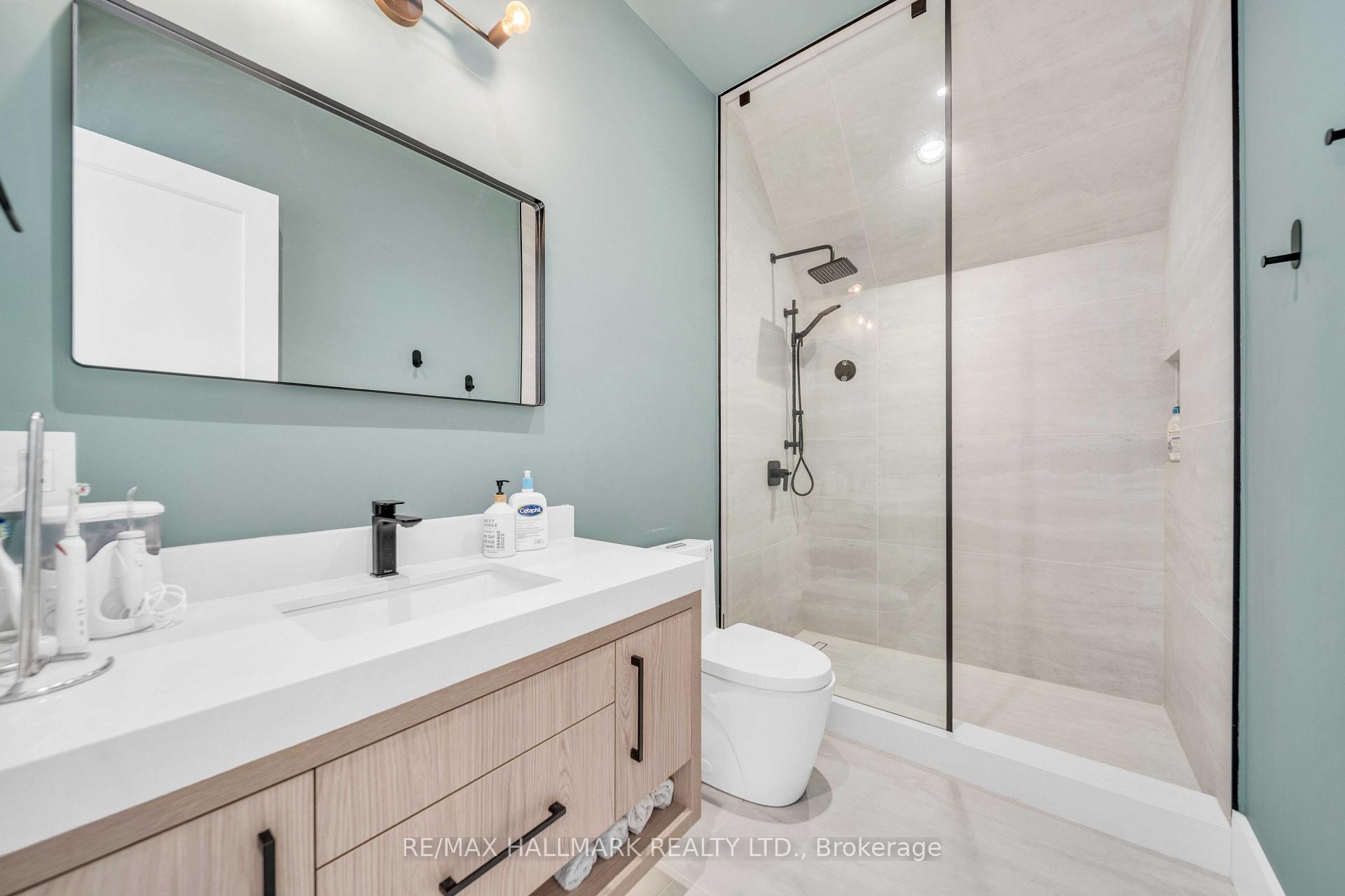 Photo 20 of 27 Collinson Boulevard, North York, Clanton Park — HOMEH