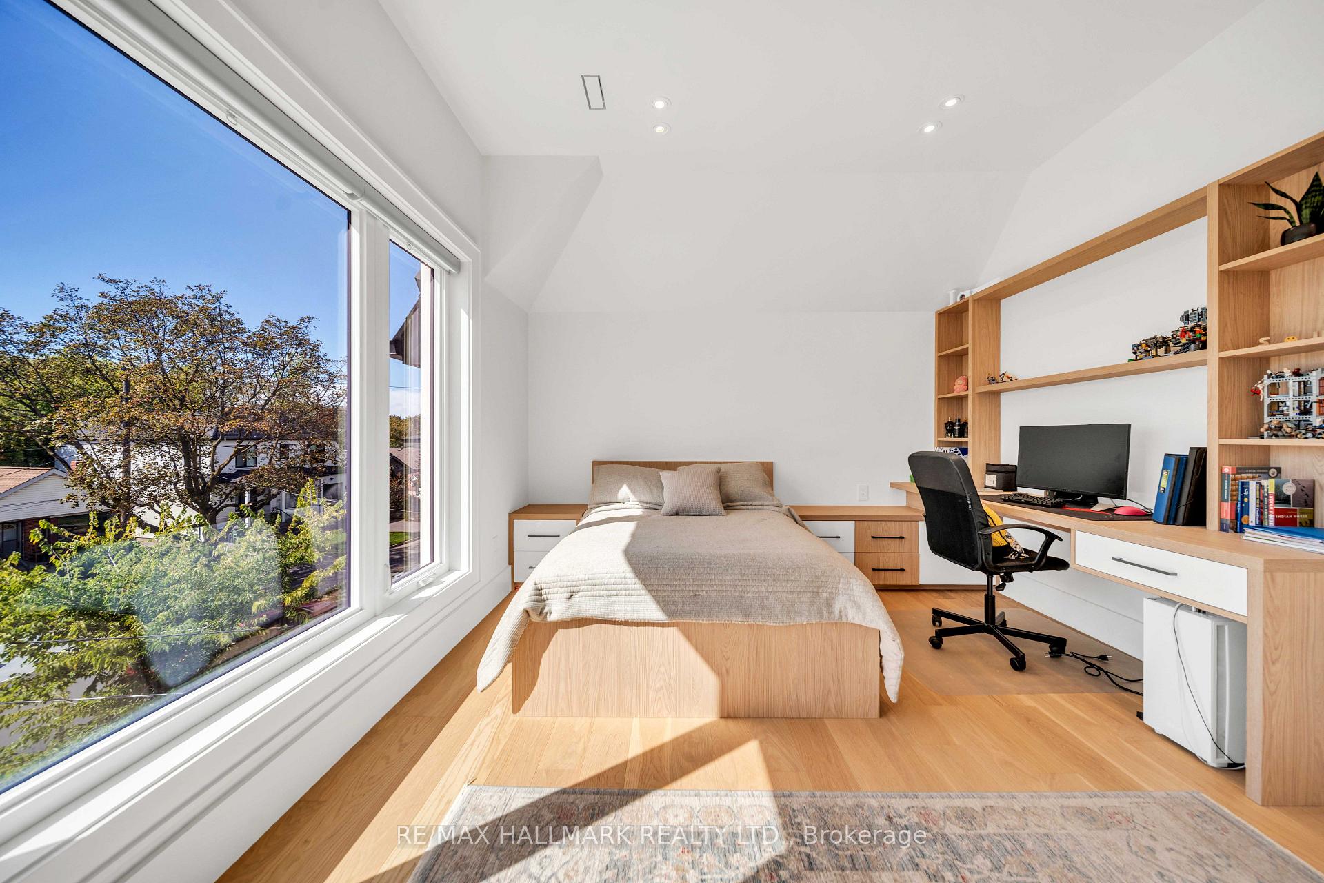 Photo 22 of 27 Collinson Boulevard, North York, Clanton Park — HOMEH