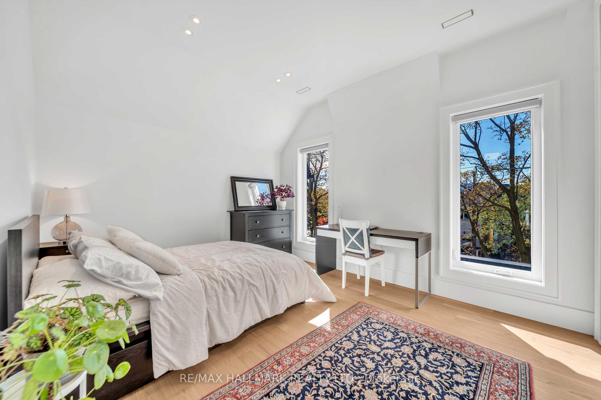 Photo 24 of 27 Collinson Boulevard, North York, Clanton Park — HOMEH
