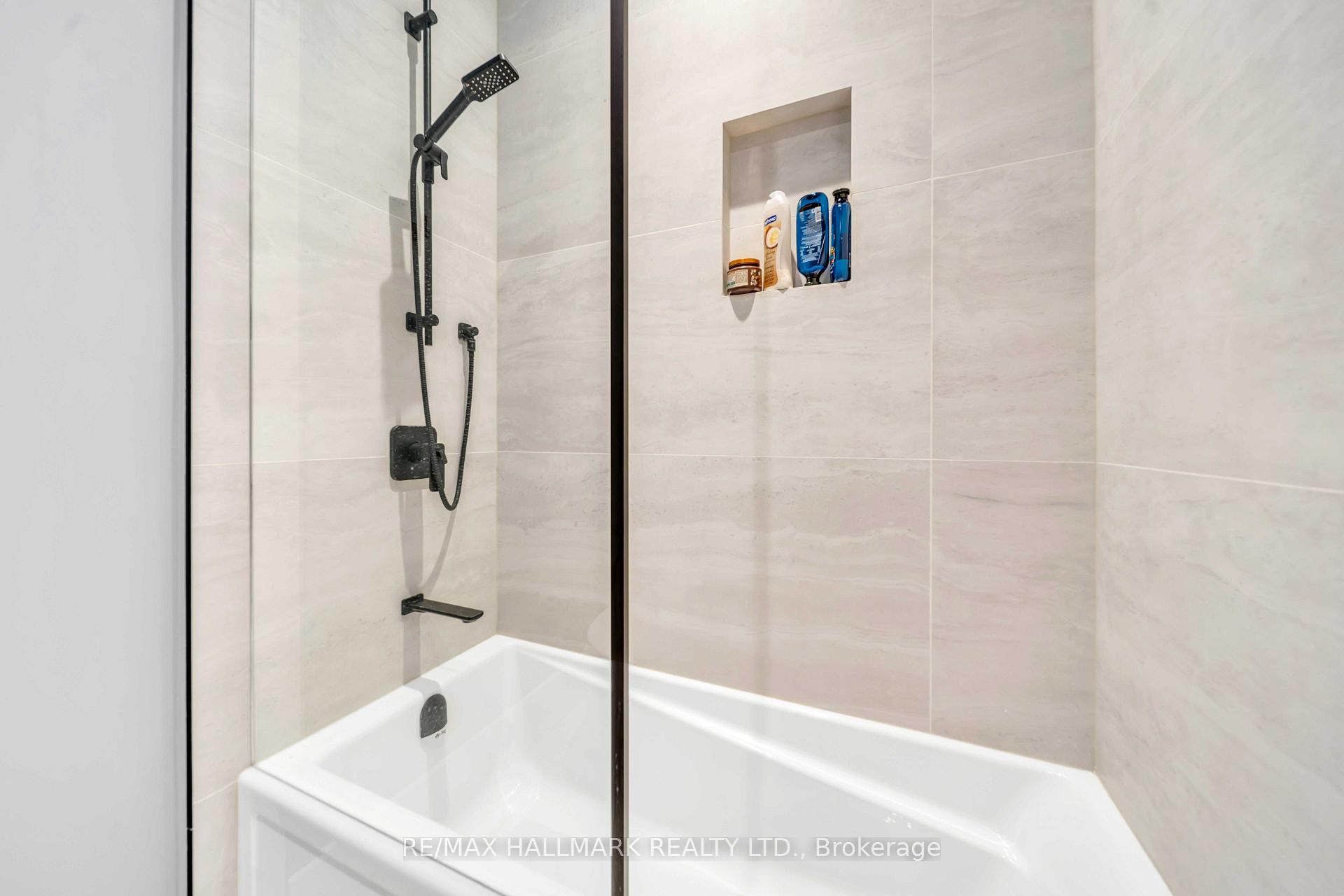Photo 26 of 27 Collinson Boulevard, North York, Clanton Park — HOMEH
