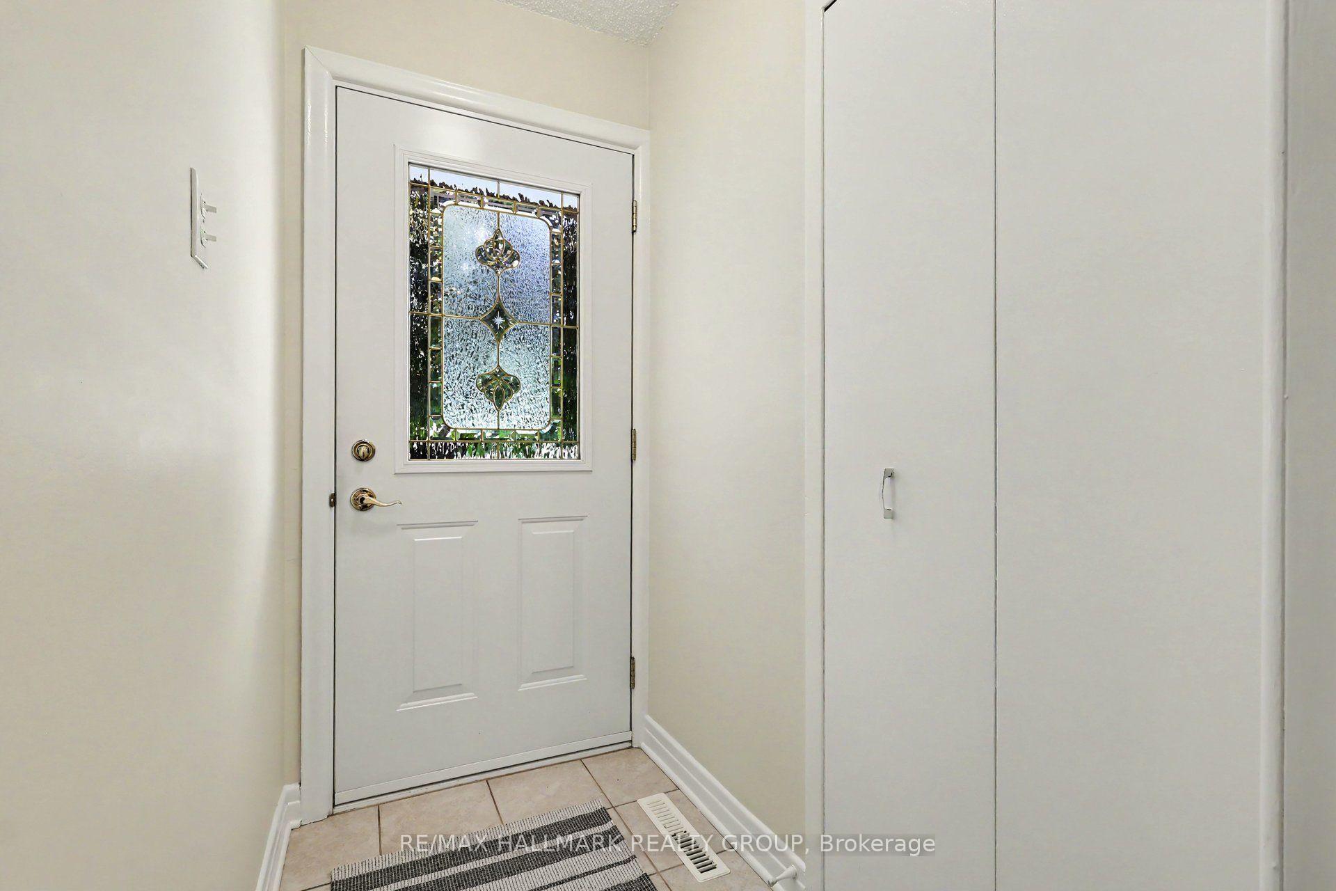 Photo 4 of 183 Martin Avenue, Ottawa, Manor Park — HOMEH