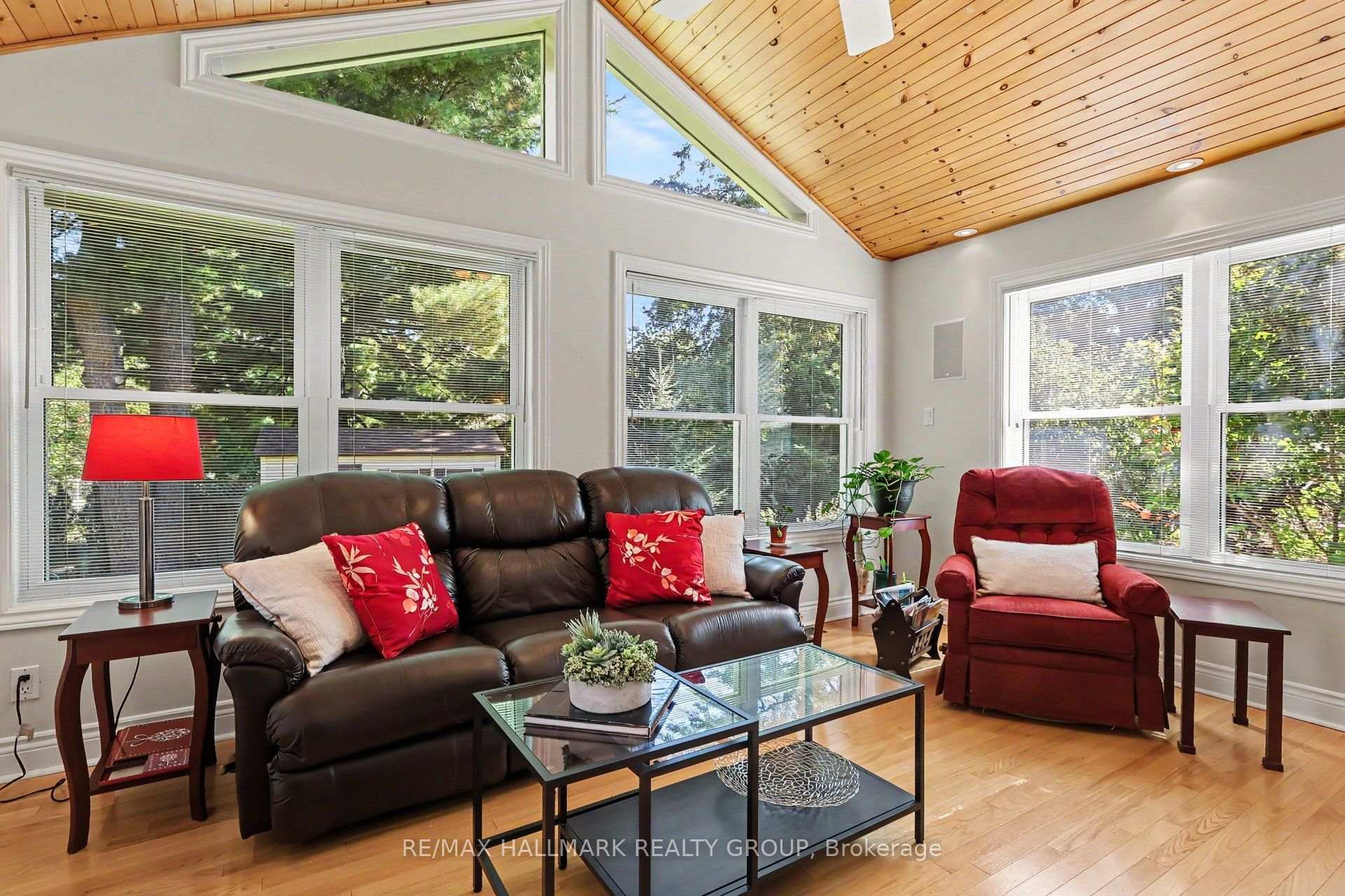 Photo 15 of 183 Martin Avenue, Ottawa, Manor Park — HOMEH