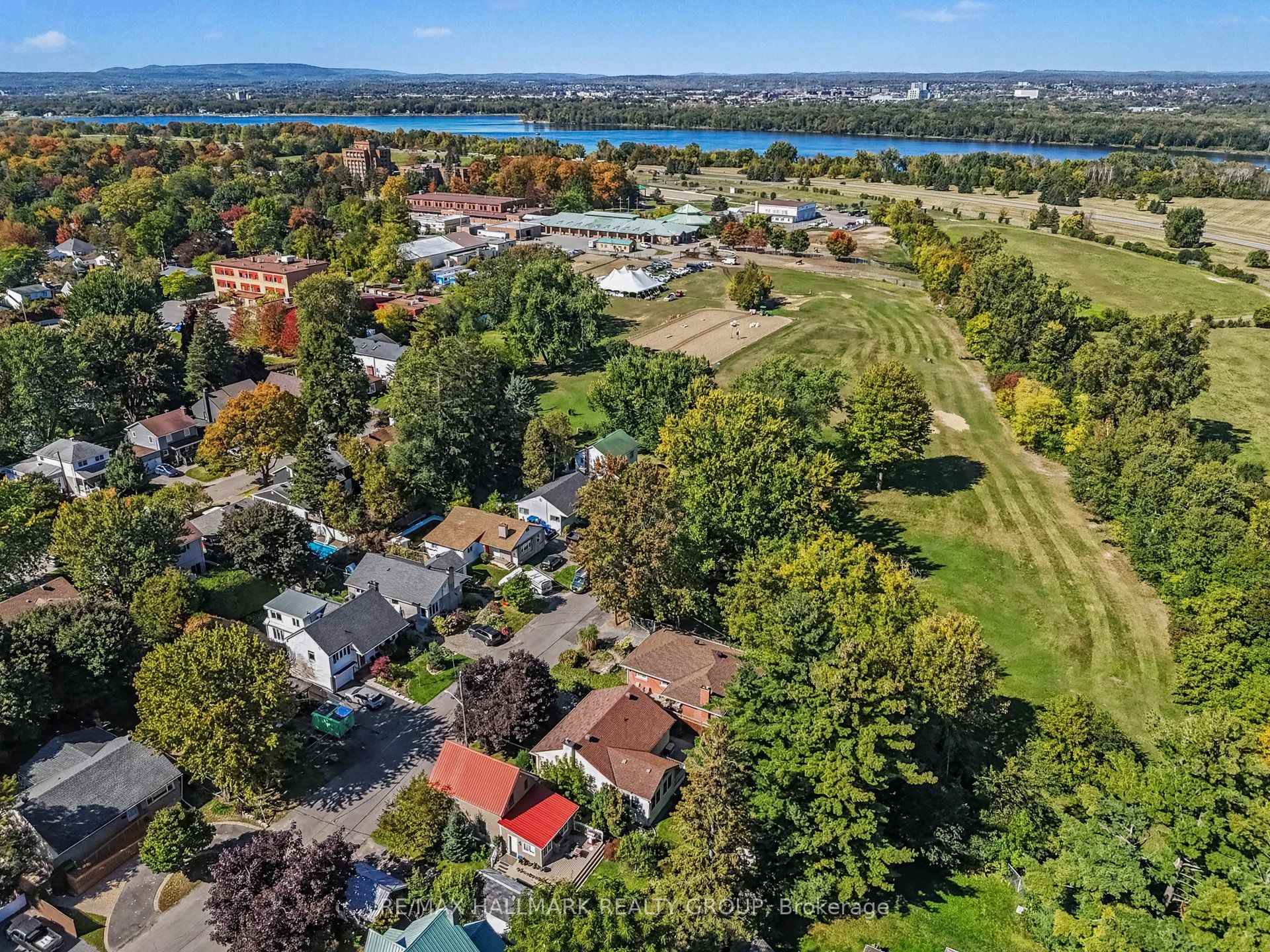 Photo 31 of 183 Martin Avenue, Ottawa, Manor Park — HOMEH