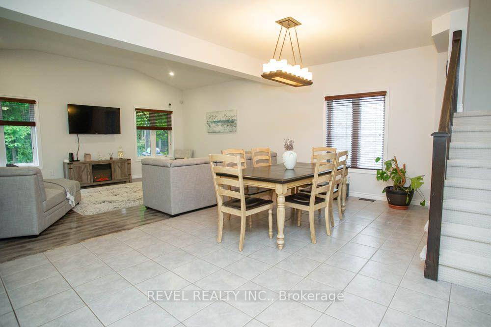 Photo 8 of 217 Woodway Trail, Norfolk, Simcoe — HOMEH