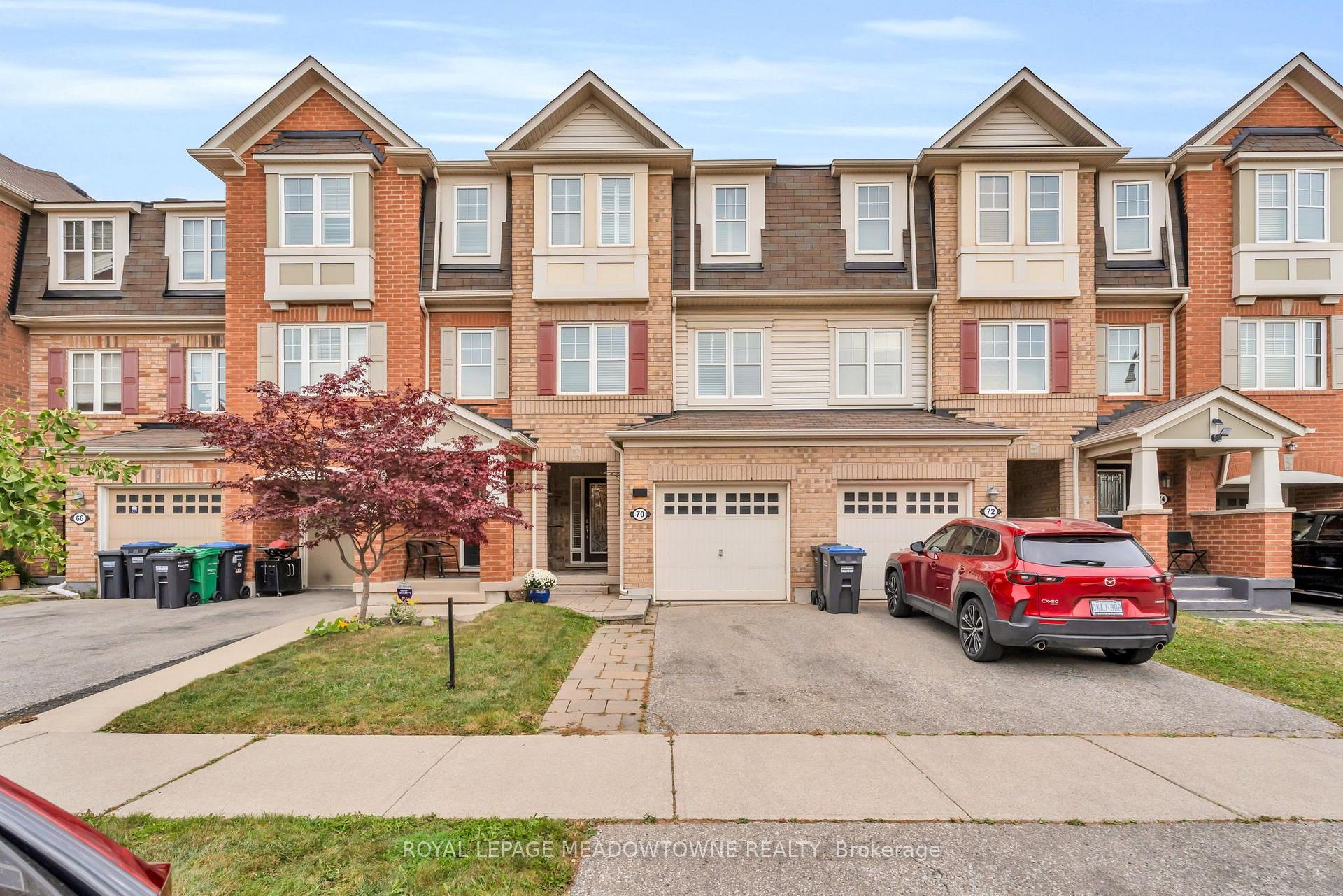 Photo 3 of 70 Betterton Crescent, Brampton, Northwest Brampton — HOMEH