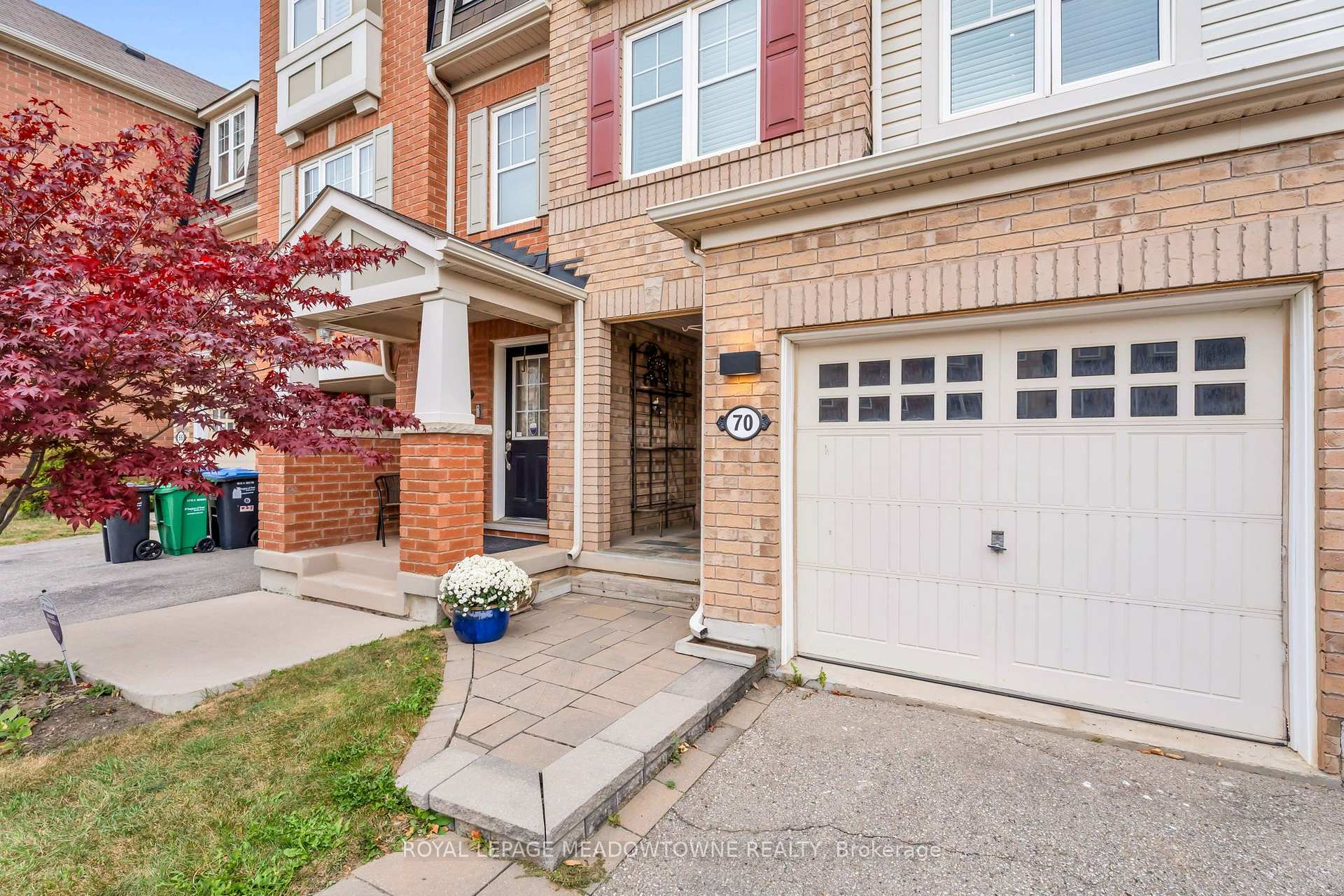Photo 4 of 70 Betterton Crescent, Brampton, Northwest Brampton — HOMEH