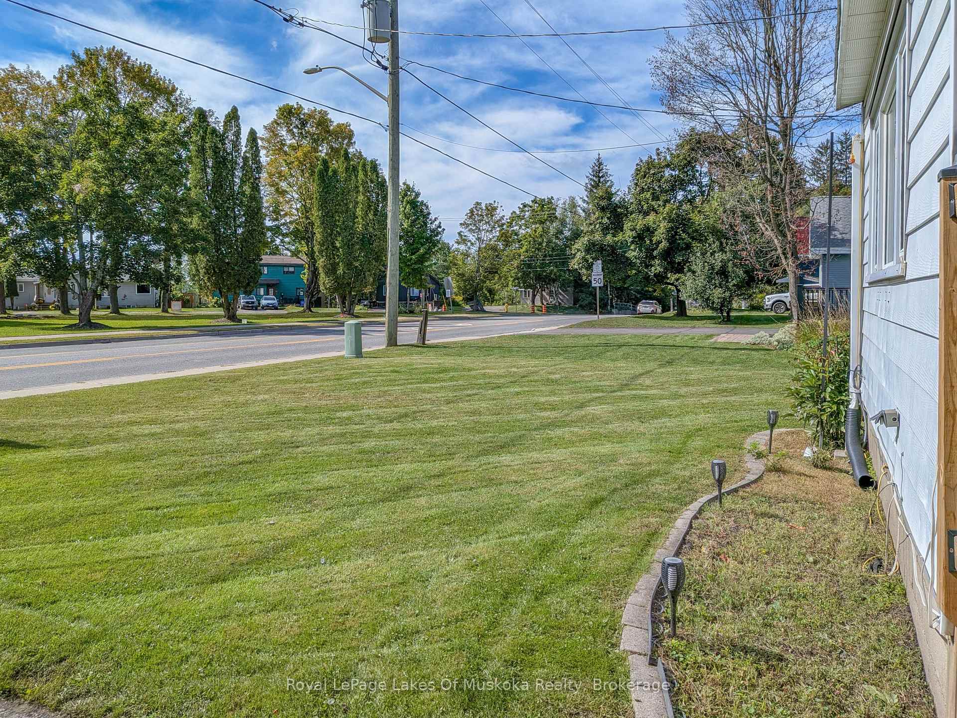 Photo 3 of 63 Taylor Road, Bracebridge — HOMEH