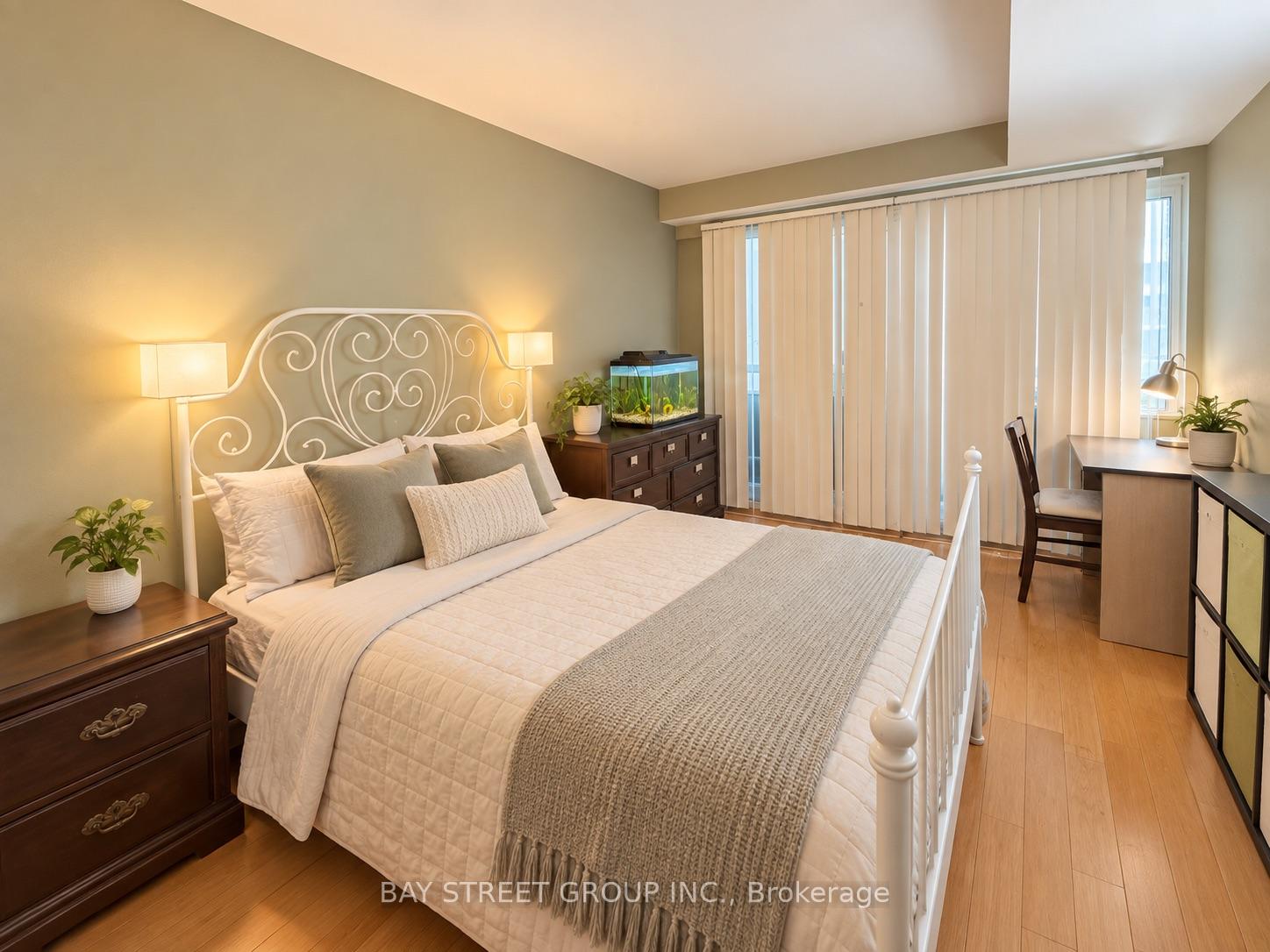Photo 13 of Unit Ph7, 701 King Street W, Toronto, Niagara — HOMEH