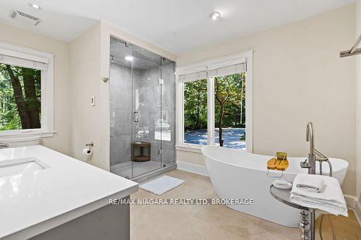 Photo 21 of 429 Ridge Road E, Grimsby, Grimsby Escarpment — HOMEH