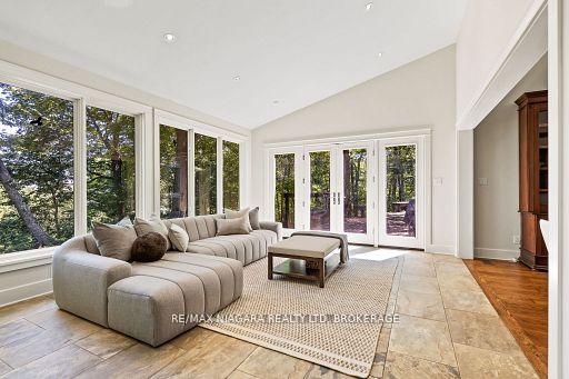 Photo 31 of 429 Ridge Road E, Grimsby, Grimsby Escarpment — HOMEH