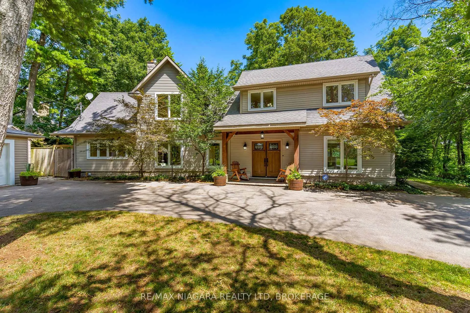 Photo 4 of 429 Ridge Road E, Grimsby, Grimsby Escarpment — HOMEH