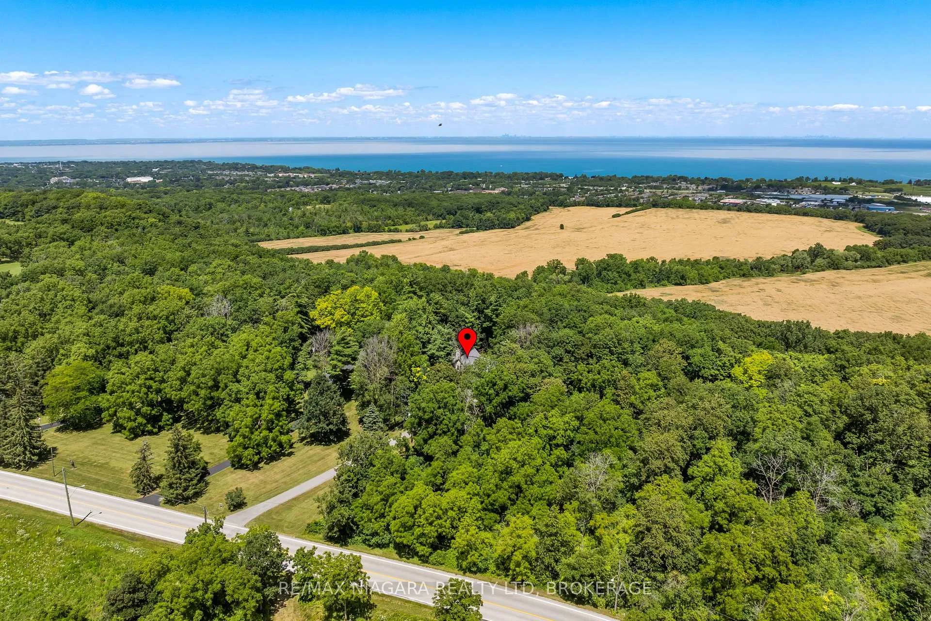 Photo 40 of 429 Ridge Road E, Grimsby, Grimsby Escarpment — HOMEH