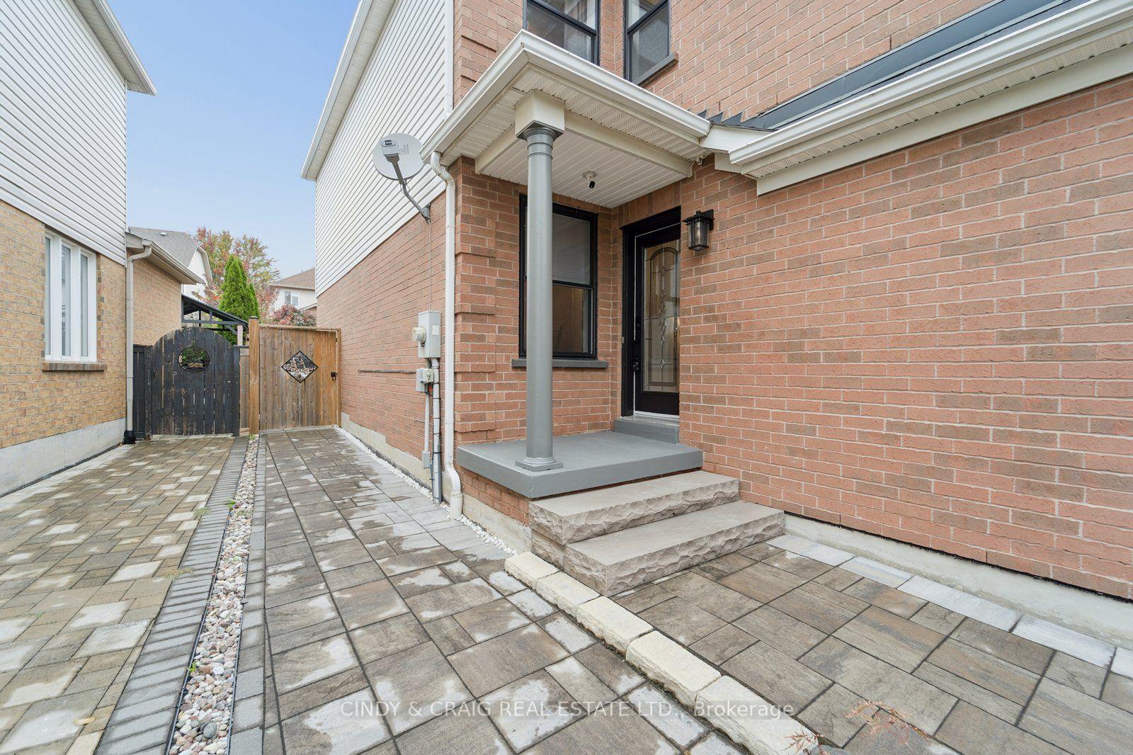 Photo 3 of 72 Lafayette Boulevard, Whitby, Williamsburg — HOMEH