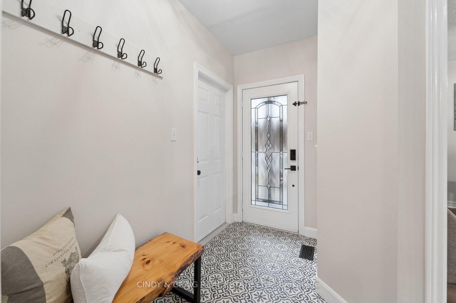 Photo 5 of 72 Lafayette Boulevard, Whitby, Williamsburg — HOMEH