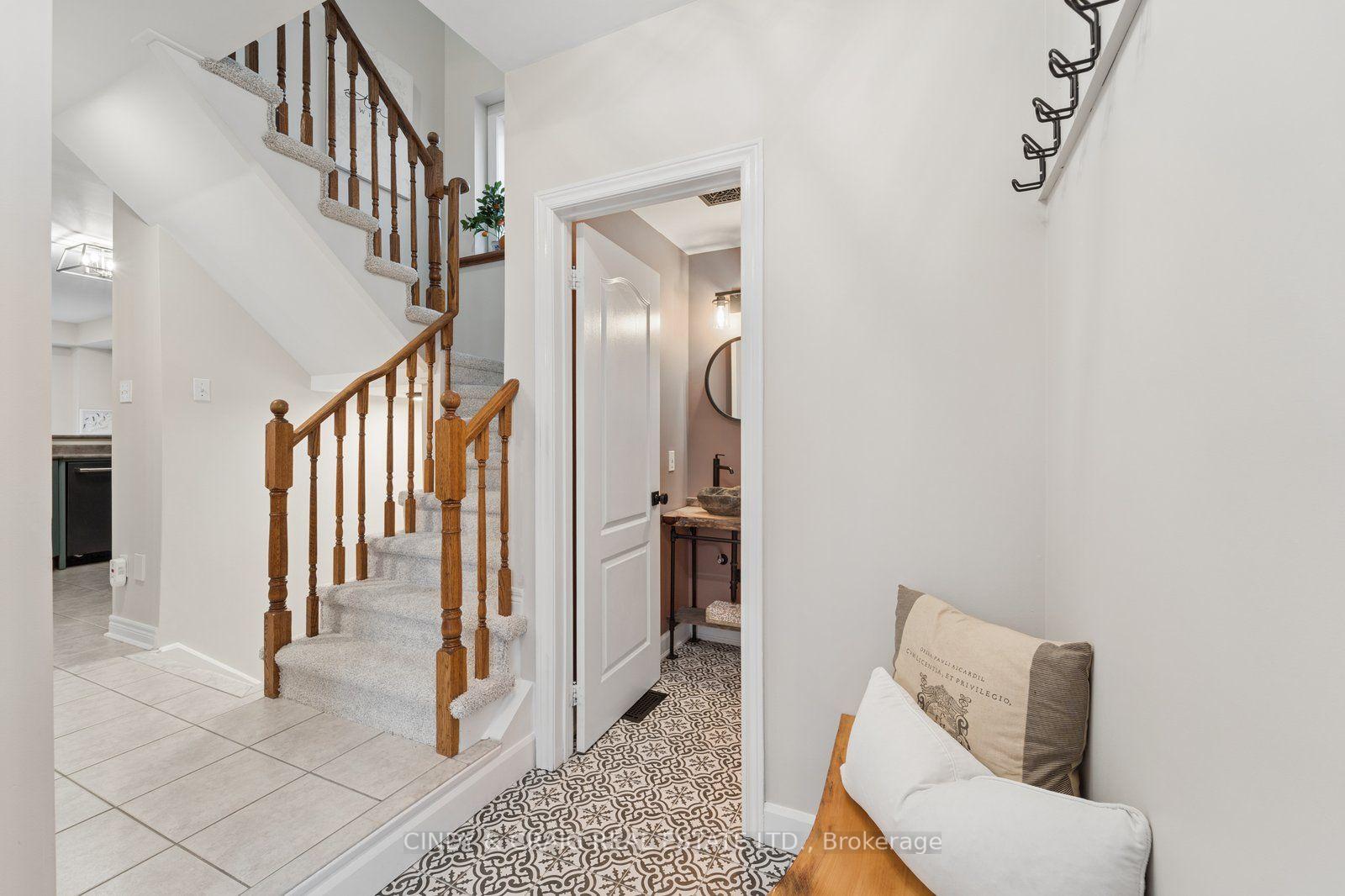 Photo 6 of 72 Lafayette Boulevard, Whitby, Williamsburg — HOMEH