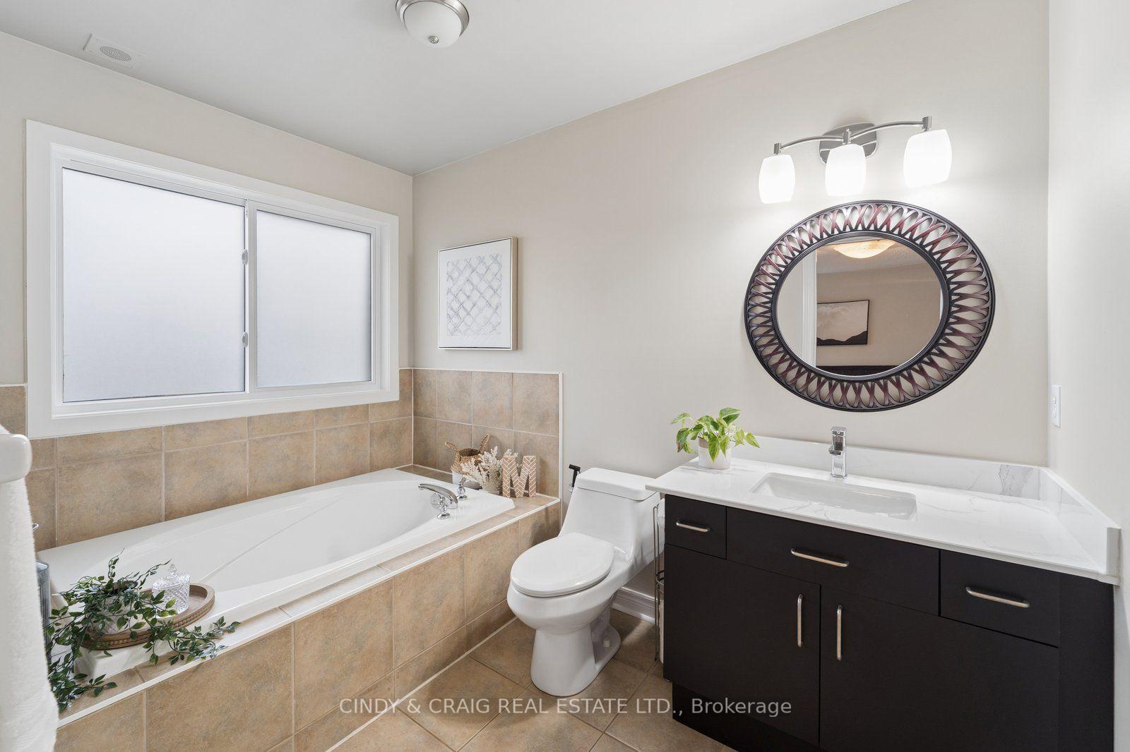 Photo 22 of 72 Lafayette Boulevard, Whitby, Williamsburg — HOMEH