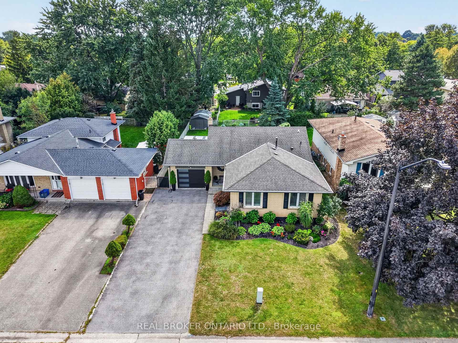 Photo 2 of 5 Hidden Court, Brantford, Cedarland — HOMEH