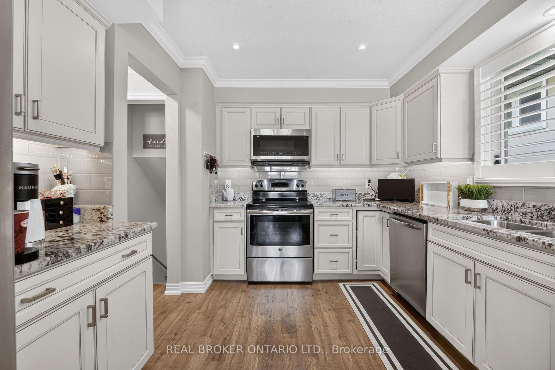 Photo 13 of 5 Hidden Court, Brantford, Cedarland — HOMEH