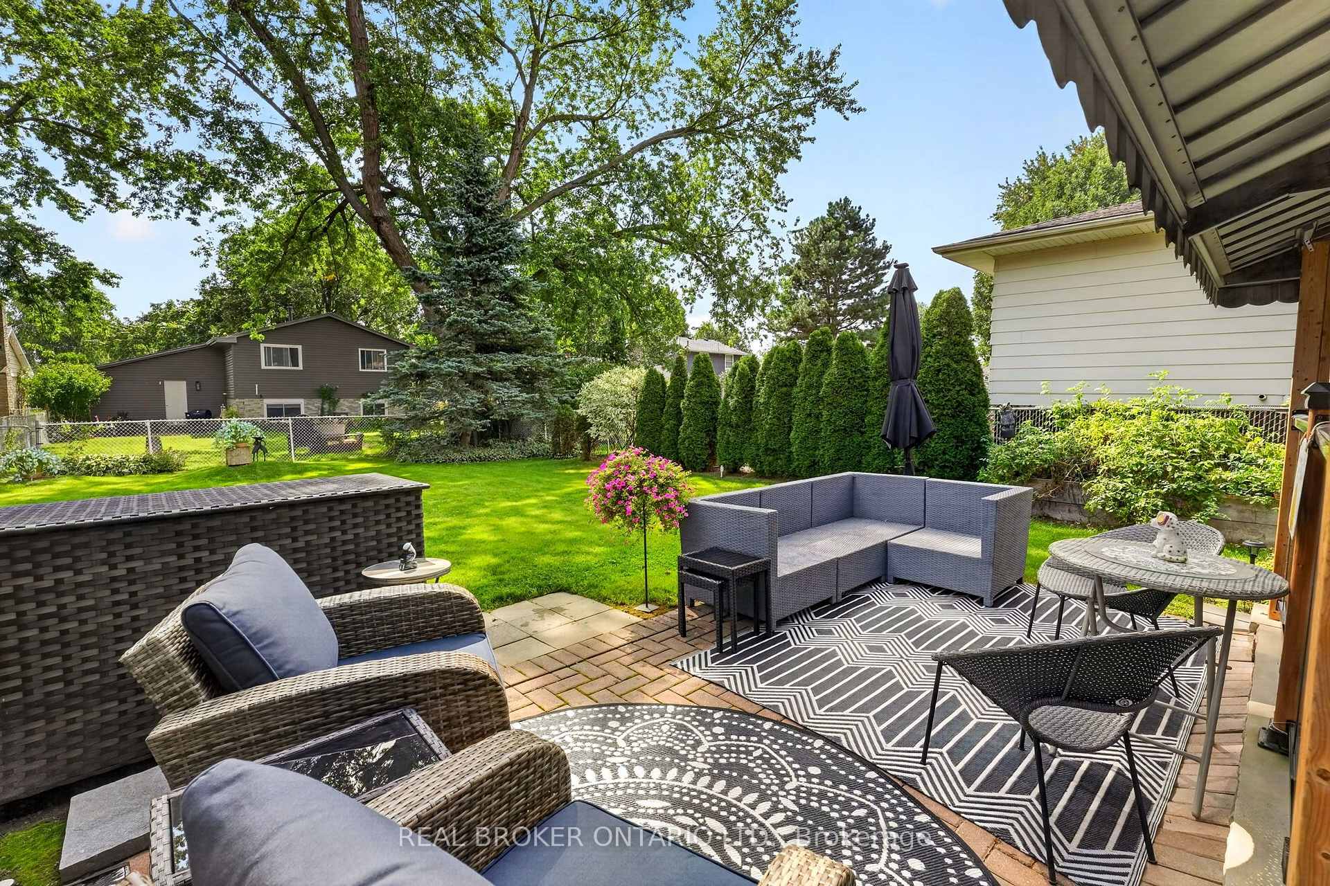 Photo 35 of 5 Hidden Court, Brantford, Cedarland — HOMEH