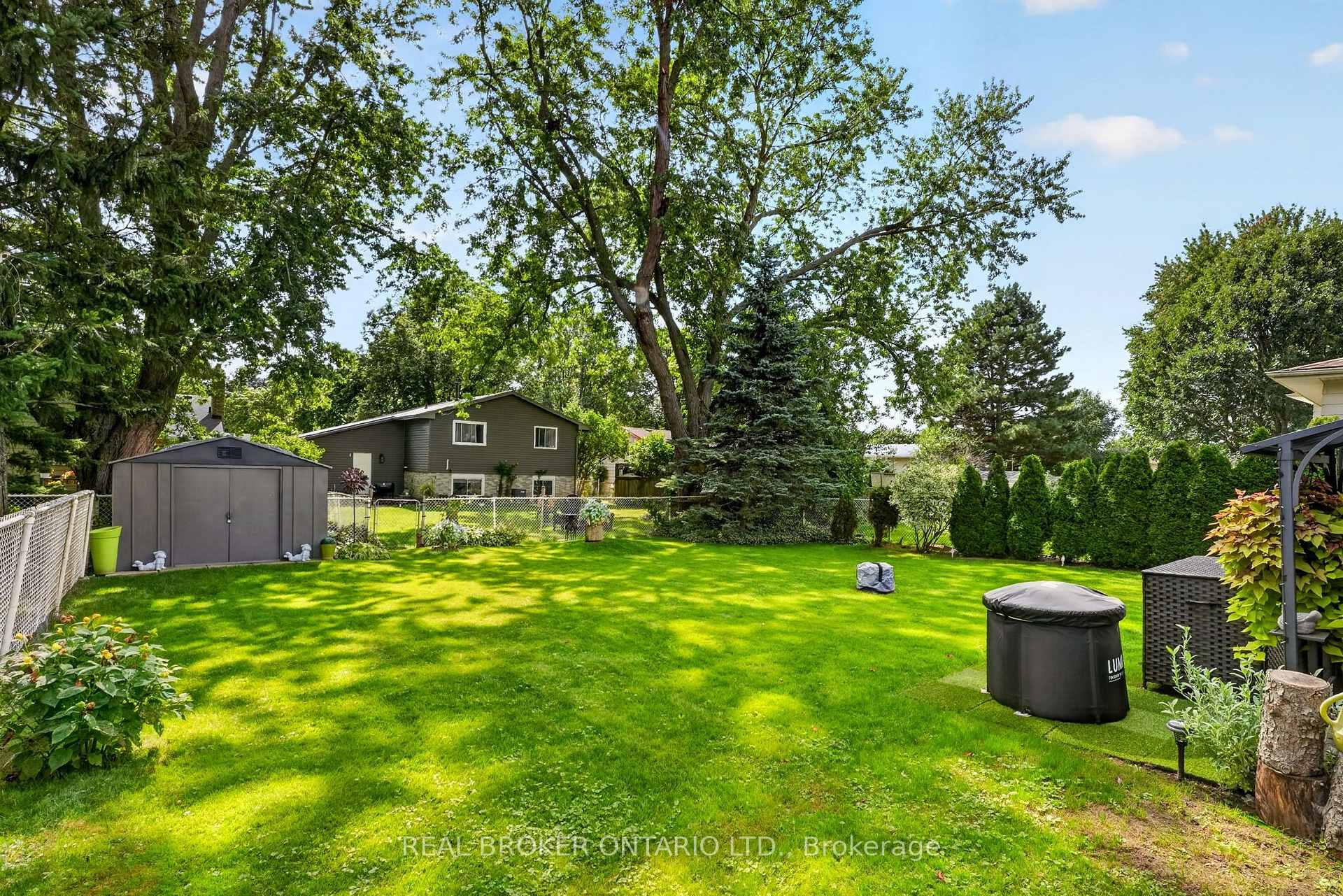 Photo 38 of 5 Hidden Court, Brantford, Cedarland — HOMEH