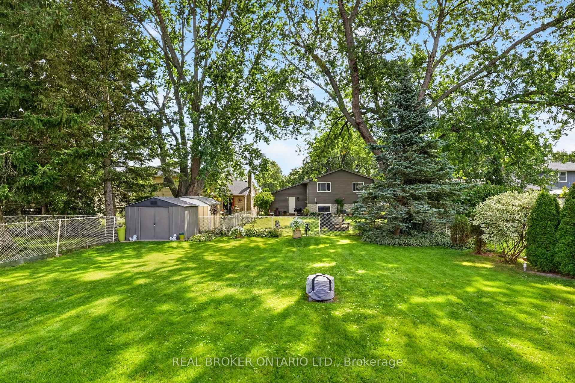 Photo 39 of 5 Hidden Court, Brantford, Cedarland — HOMEH