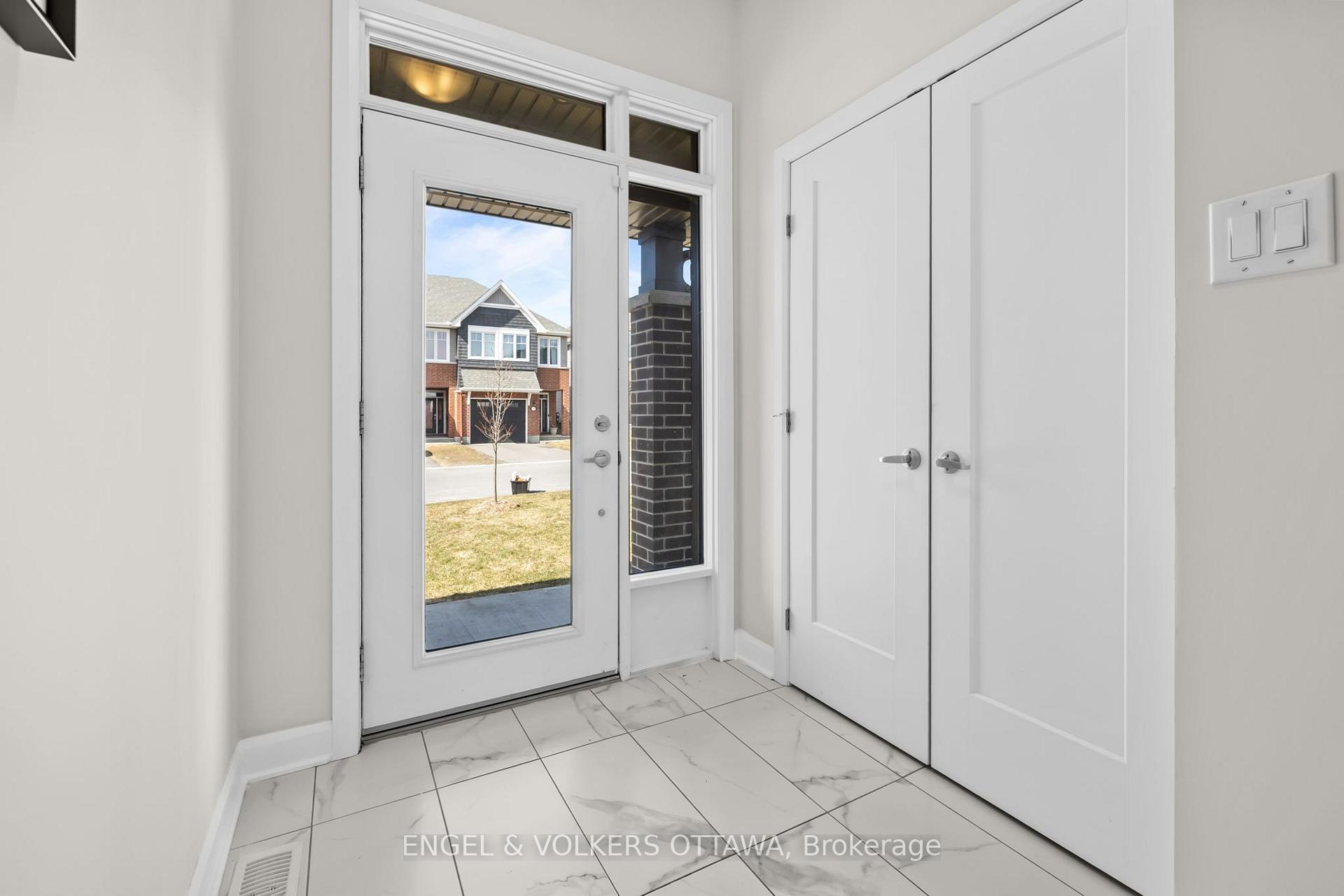 Photo 2 of 133 Angelonia Crescent, Ottawa, Blossom Park/Kemp Park/Findlay Creek — HOMEH